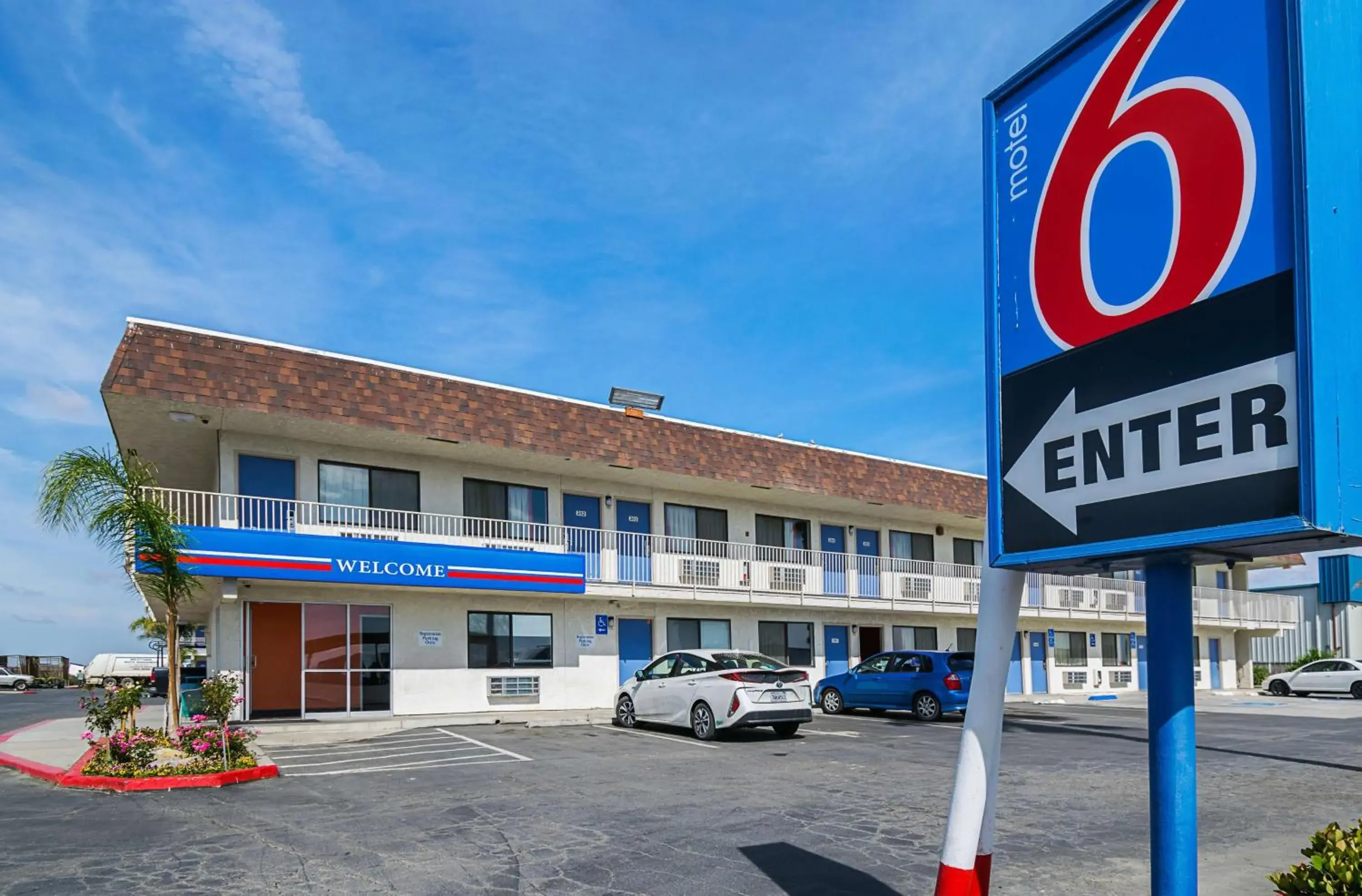 Motel 6 Lost Hills / Buttonwillow Racetrack Motel 6 Lost Hills / Buttonwillow Racetrack
