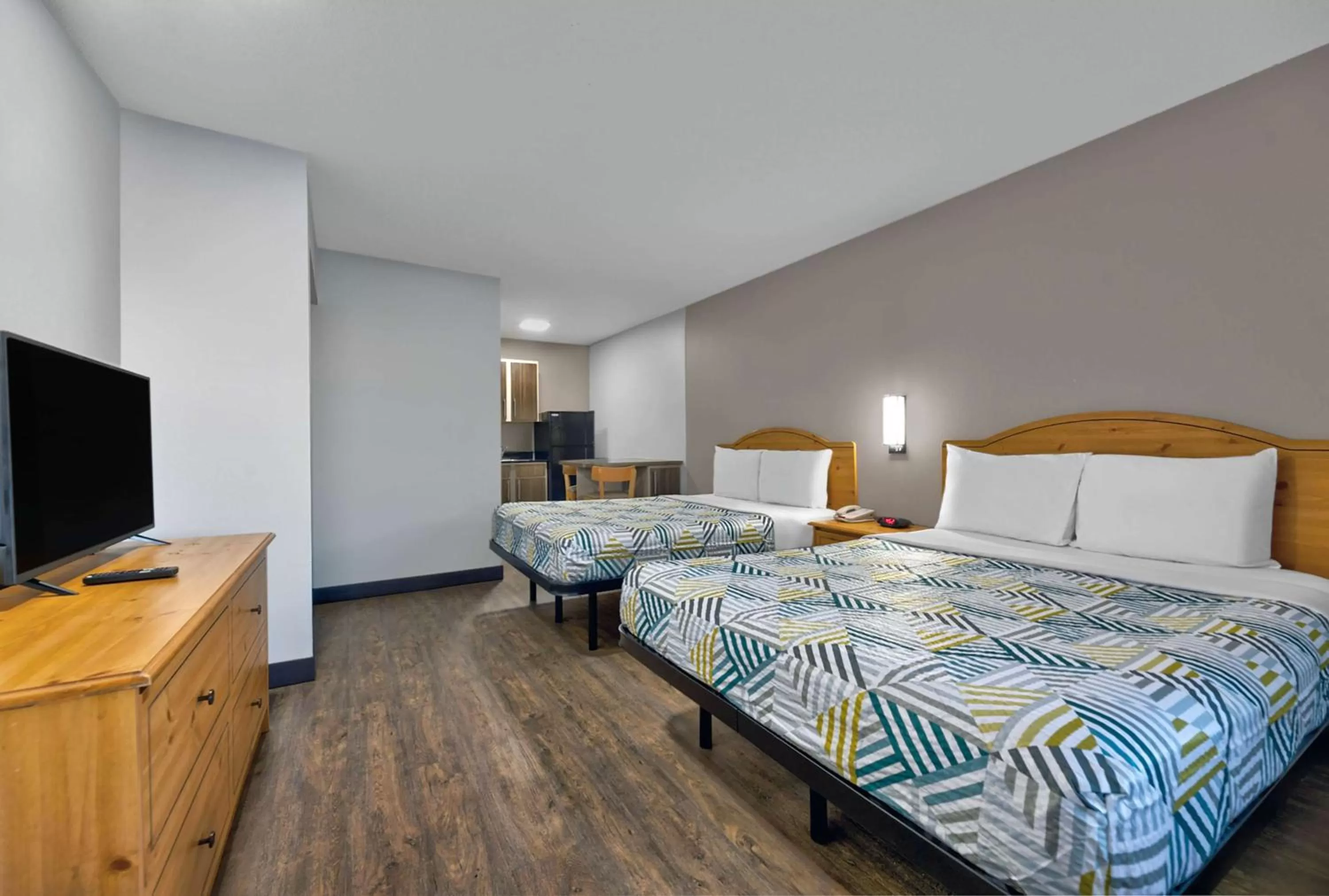 Photo of the whole room, Bed in Studio 6-North Richland Hills, TX - Fort Worth