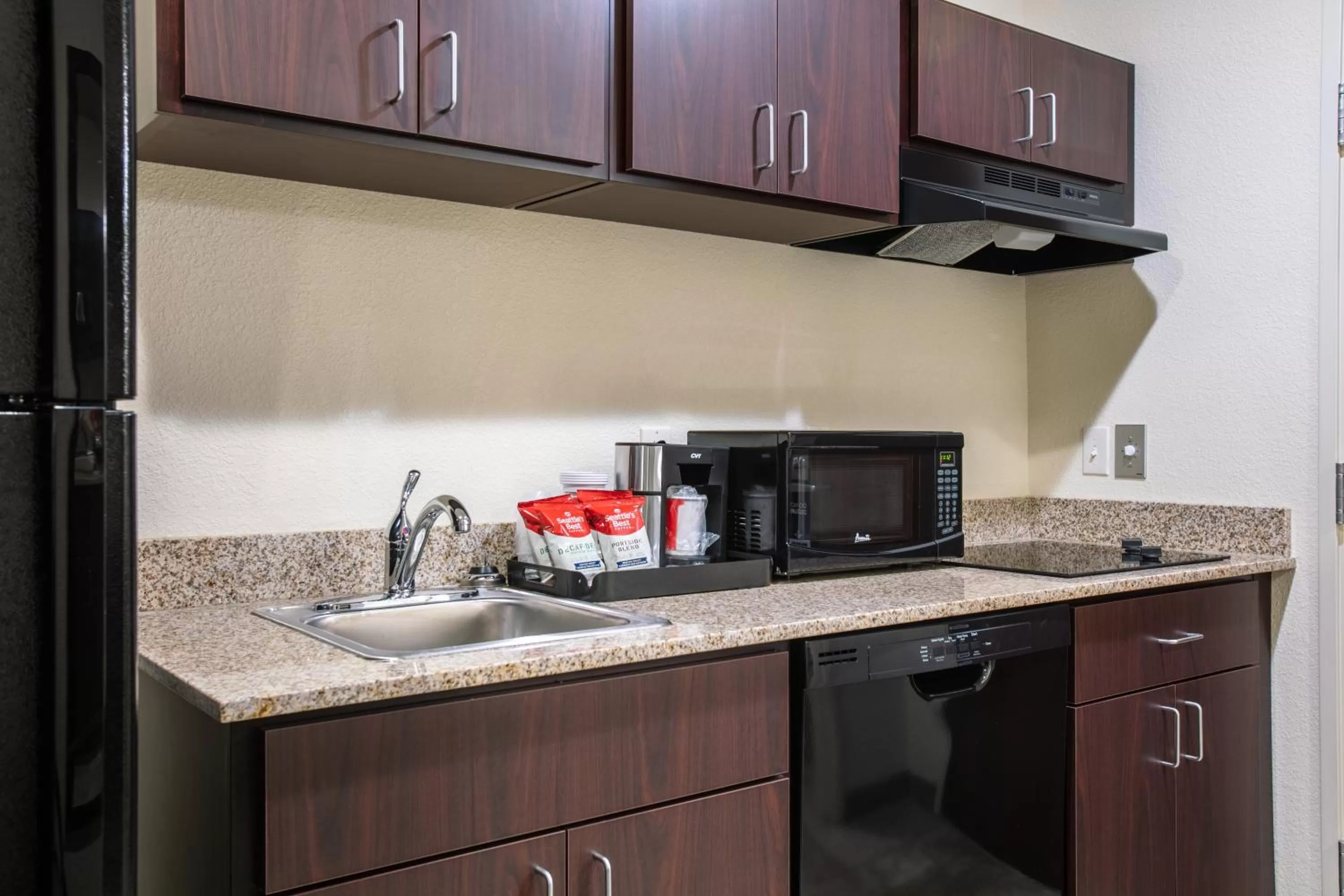 Kitchen or kitchenette in Cobblestone Inn & Suites - Pine Bluffs