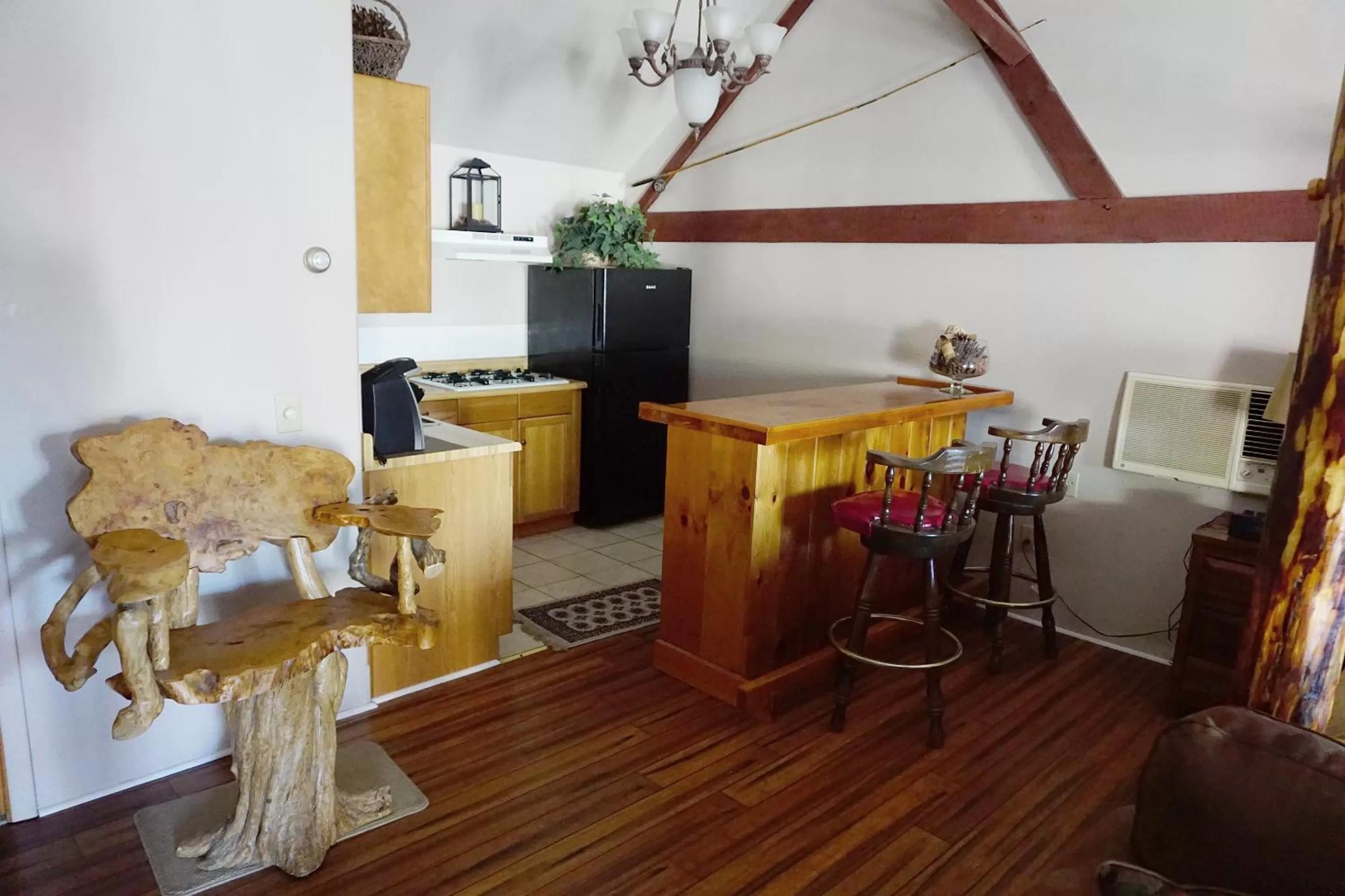 Dining area in Stay Saratoga