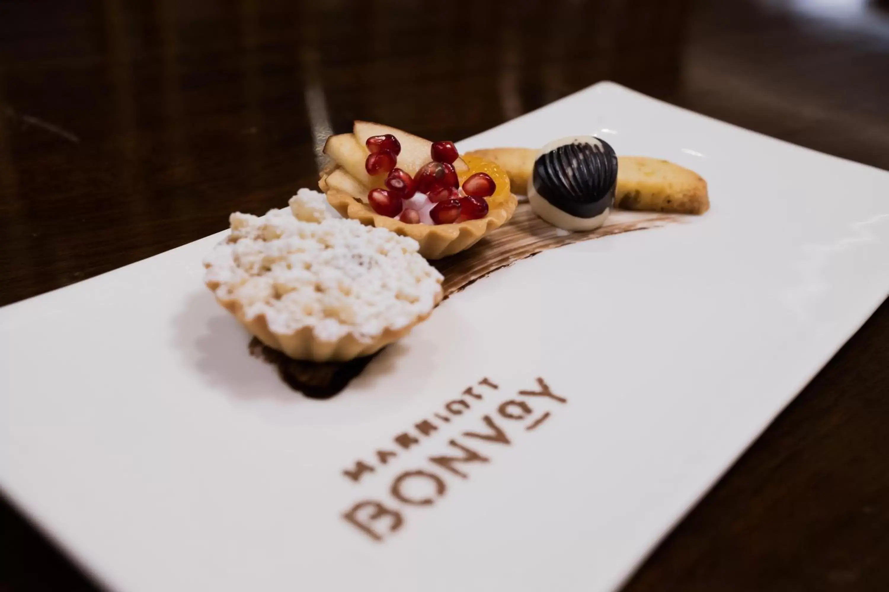 Deluxe Twin Room in Four Points by Sheraton Ahmedabad Deluxe Twin Room in Four Points by Sheraton Ahmedabad