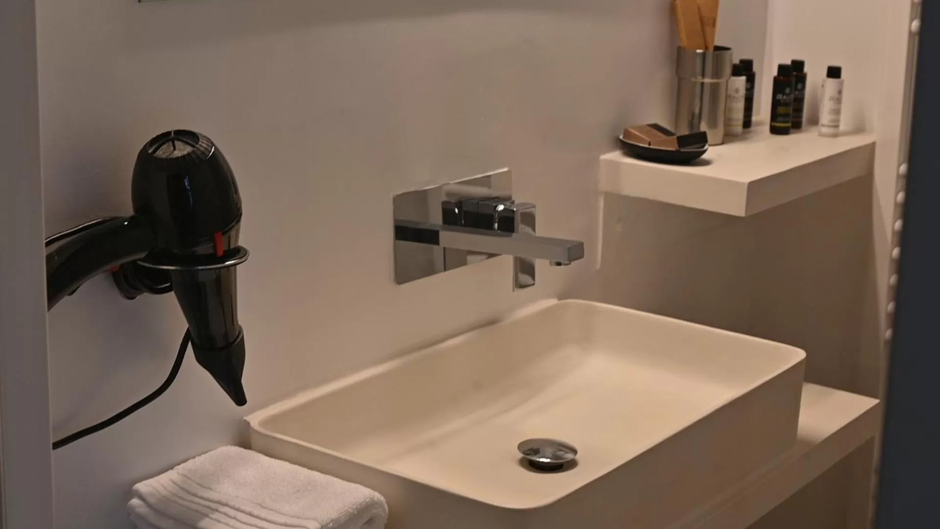 Bathroom in Clocktower Luxury Suites