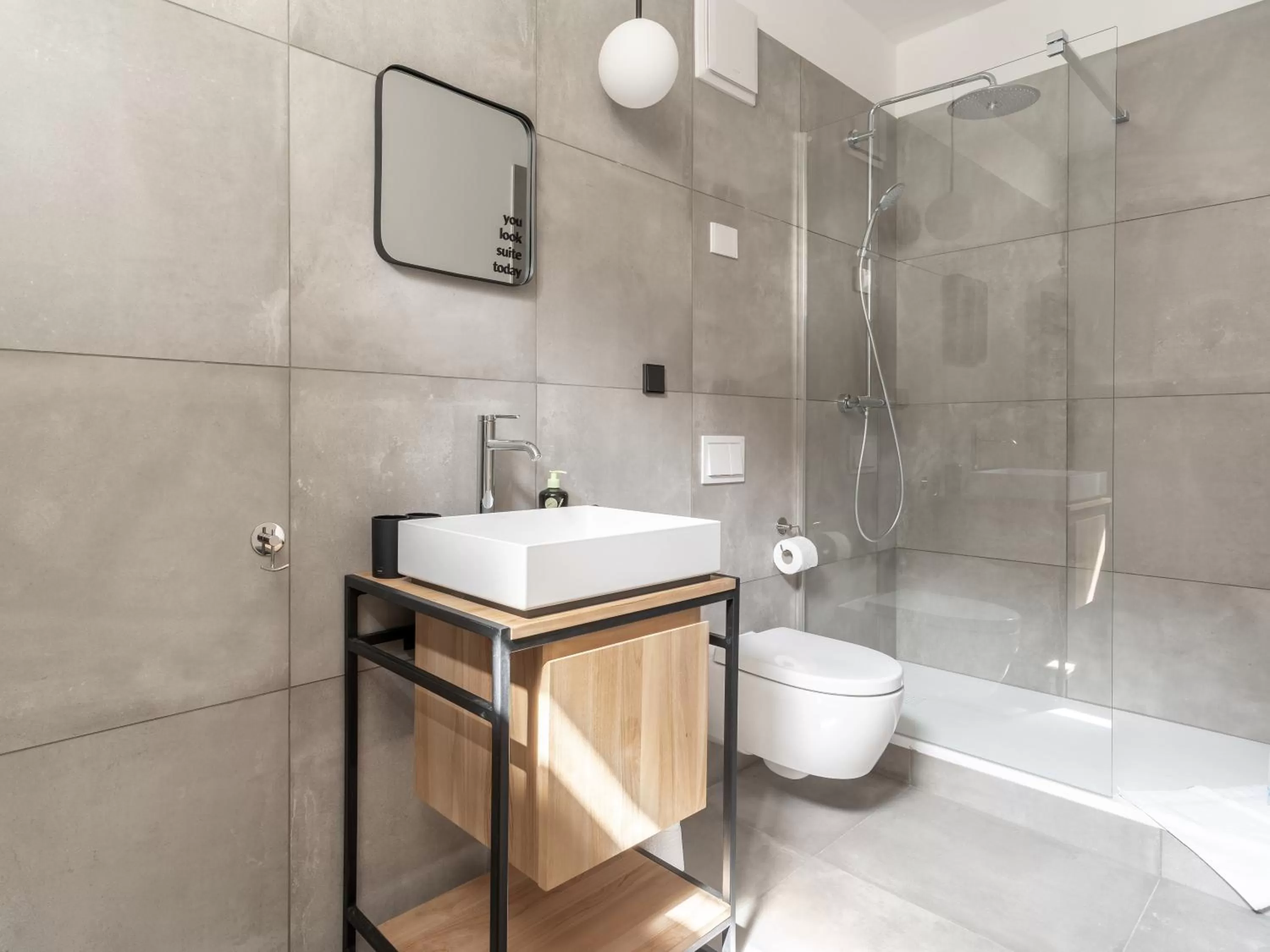 Shower in Limehome Erfurt Schmidtstedter Straße