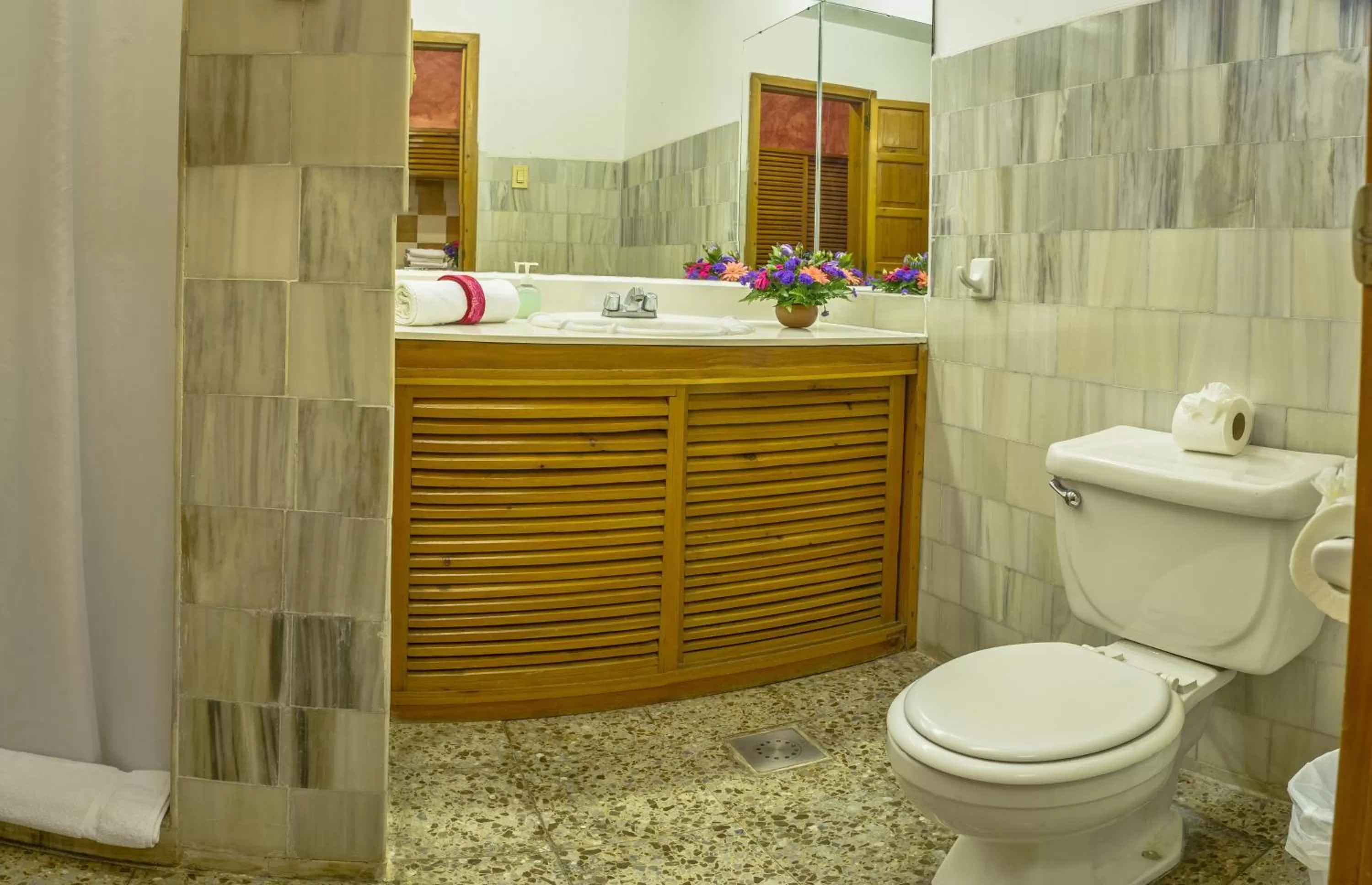 Shower in Hotel Panchoy by AHS