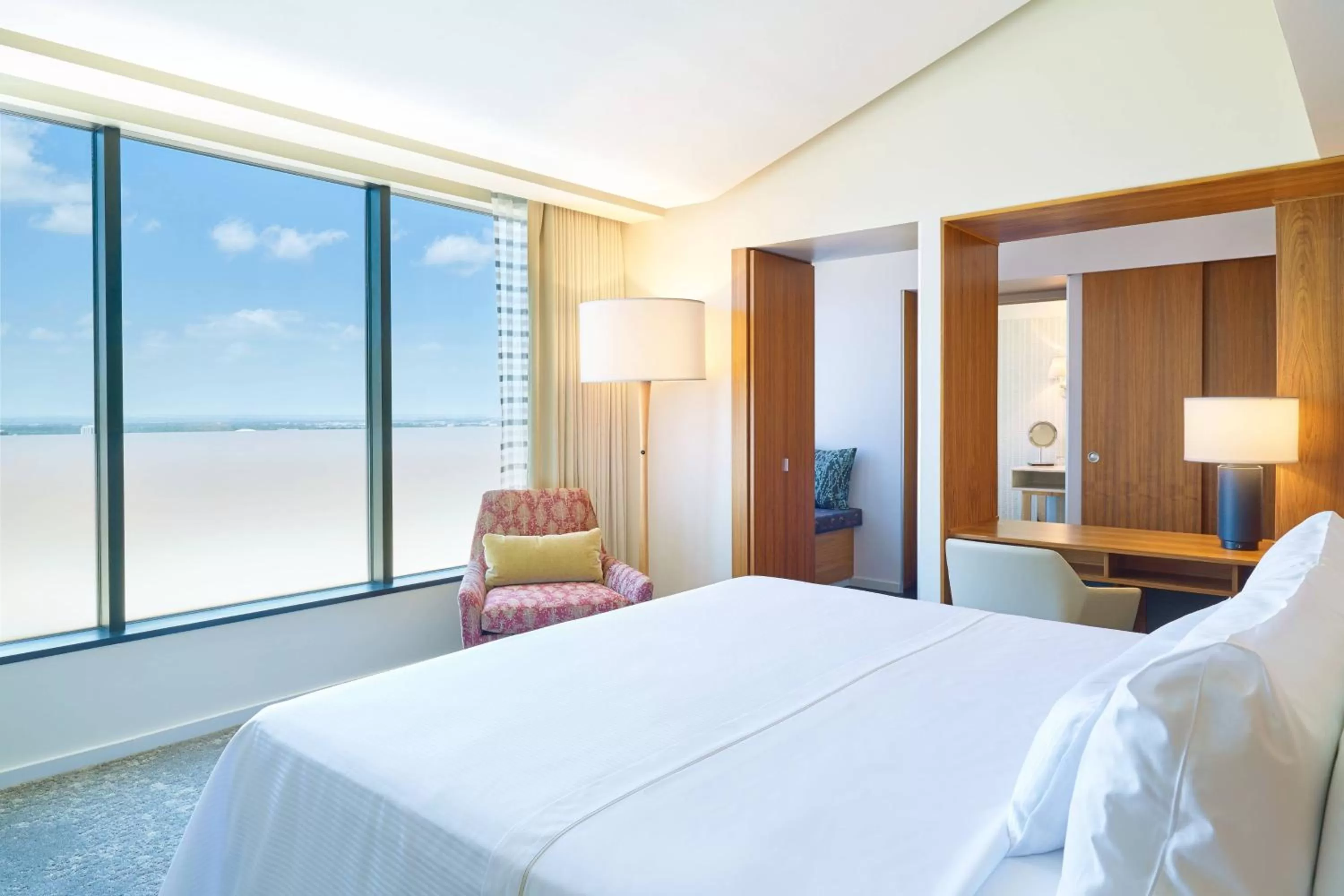 Photo of the whole room, Bed in The Westin Galleria Dallas