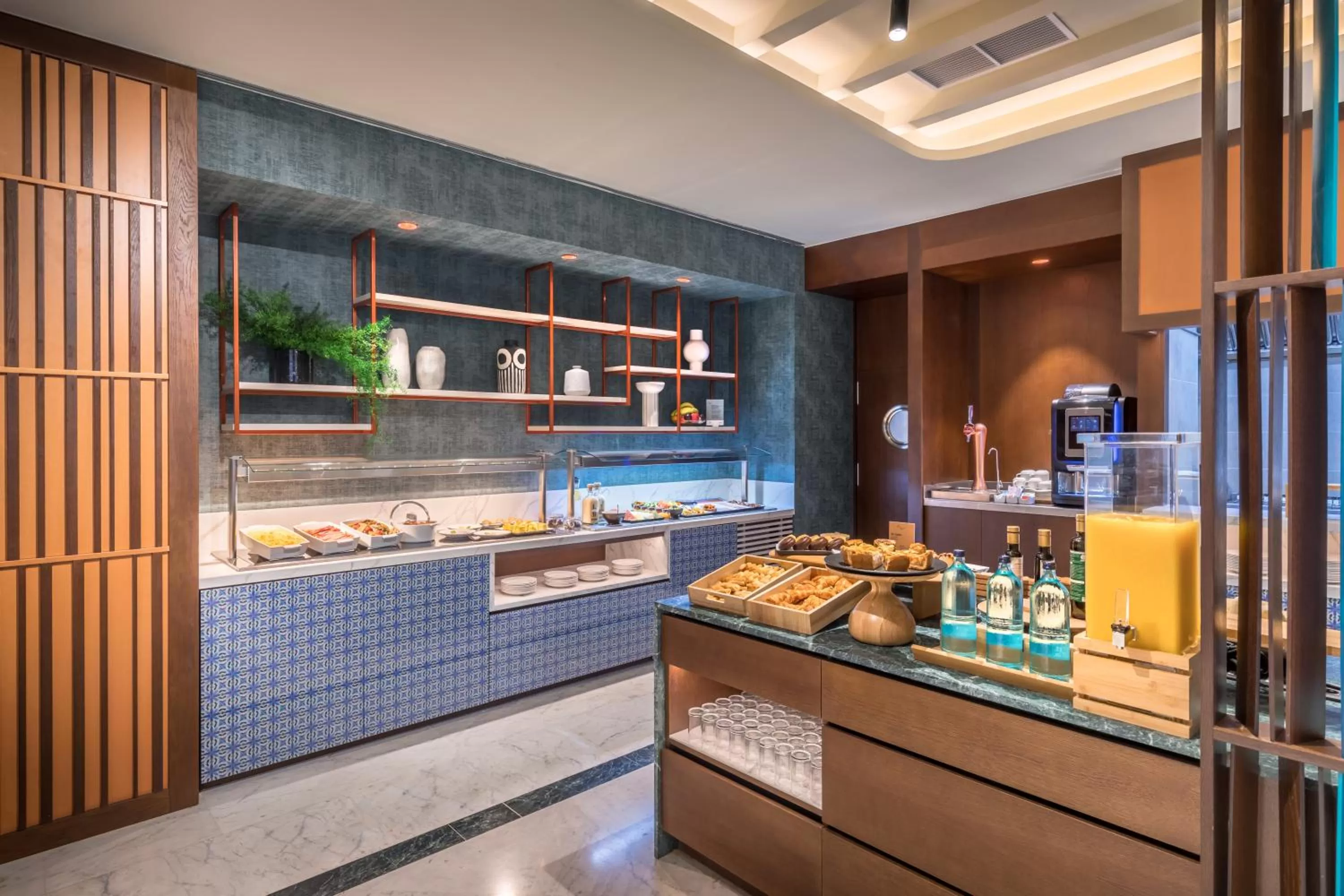 Restaurant/places to eat in Occidental Sevilla Viapol