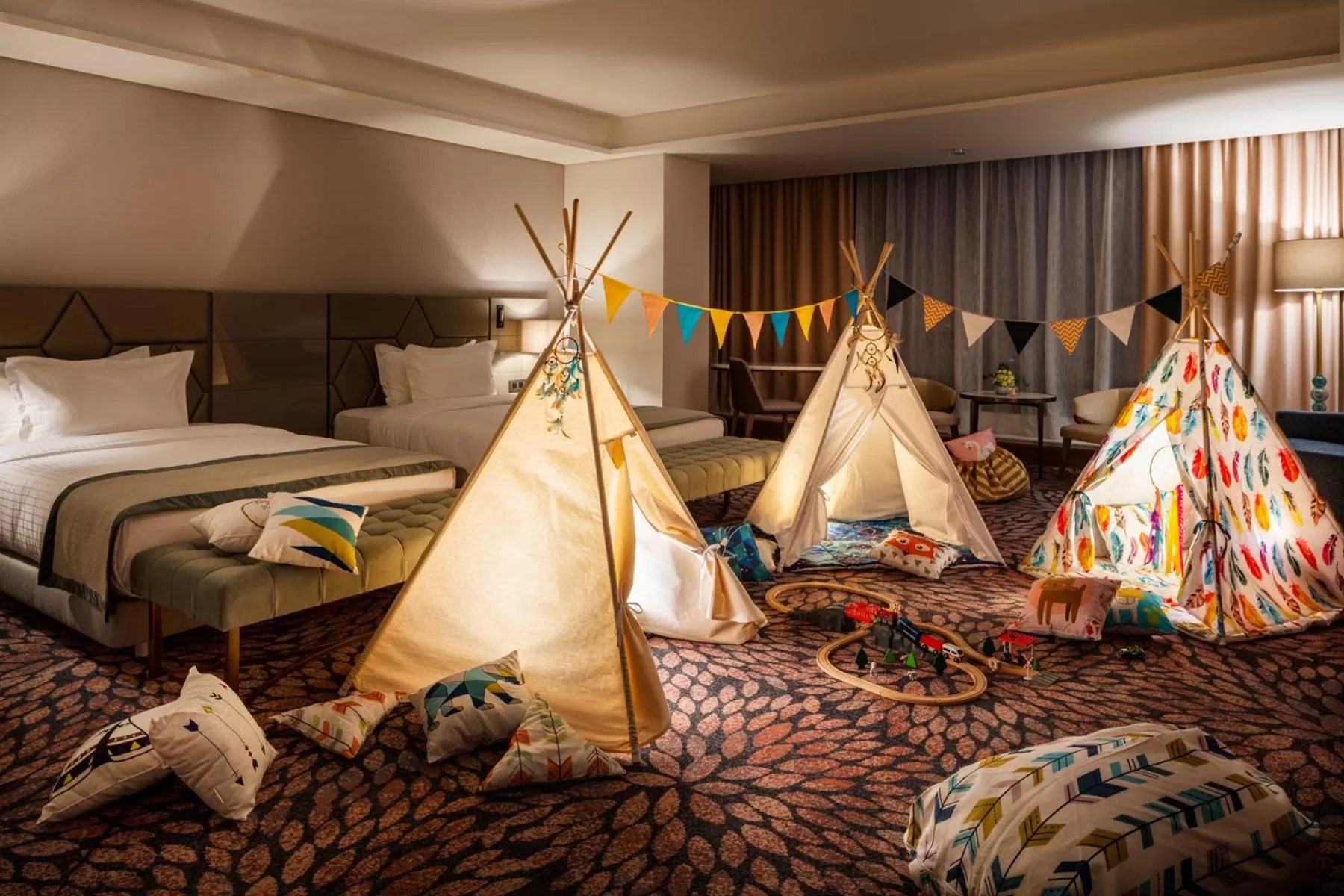 children, Bed in Grand Hotel Millennium Sofia