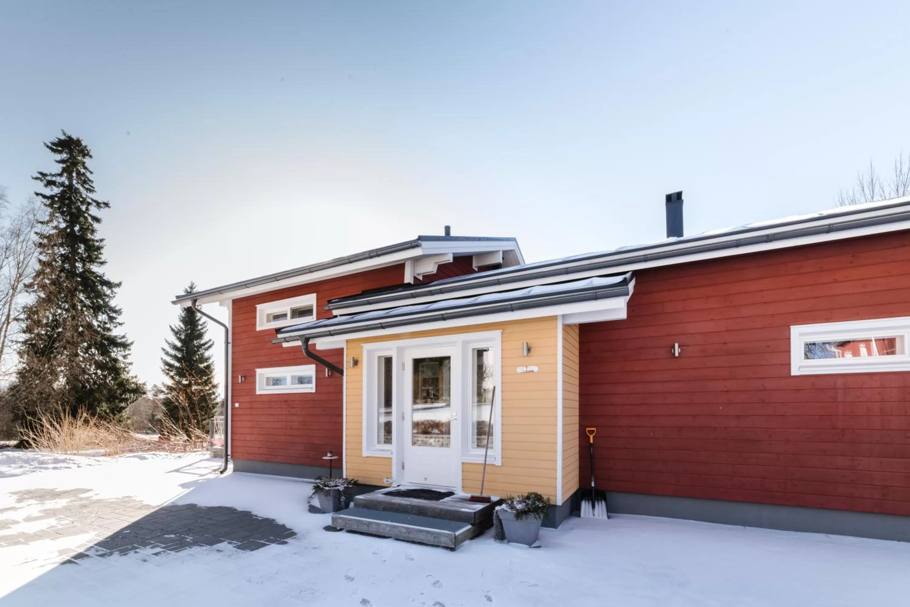 Property building in Tiittalan Kartano