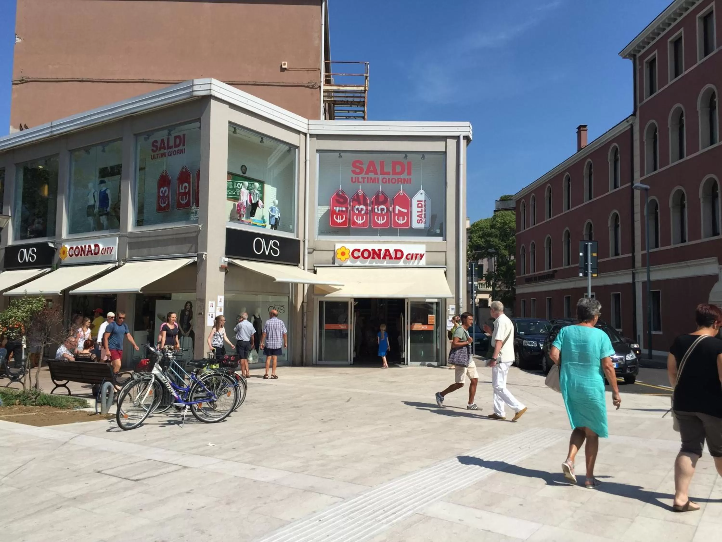 Supermarket/grocery shop in Oasis Lagoon Estate