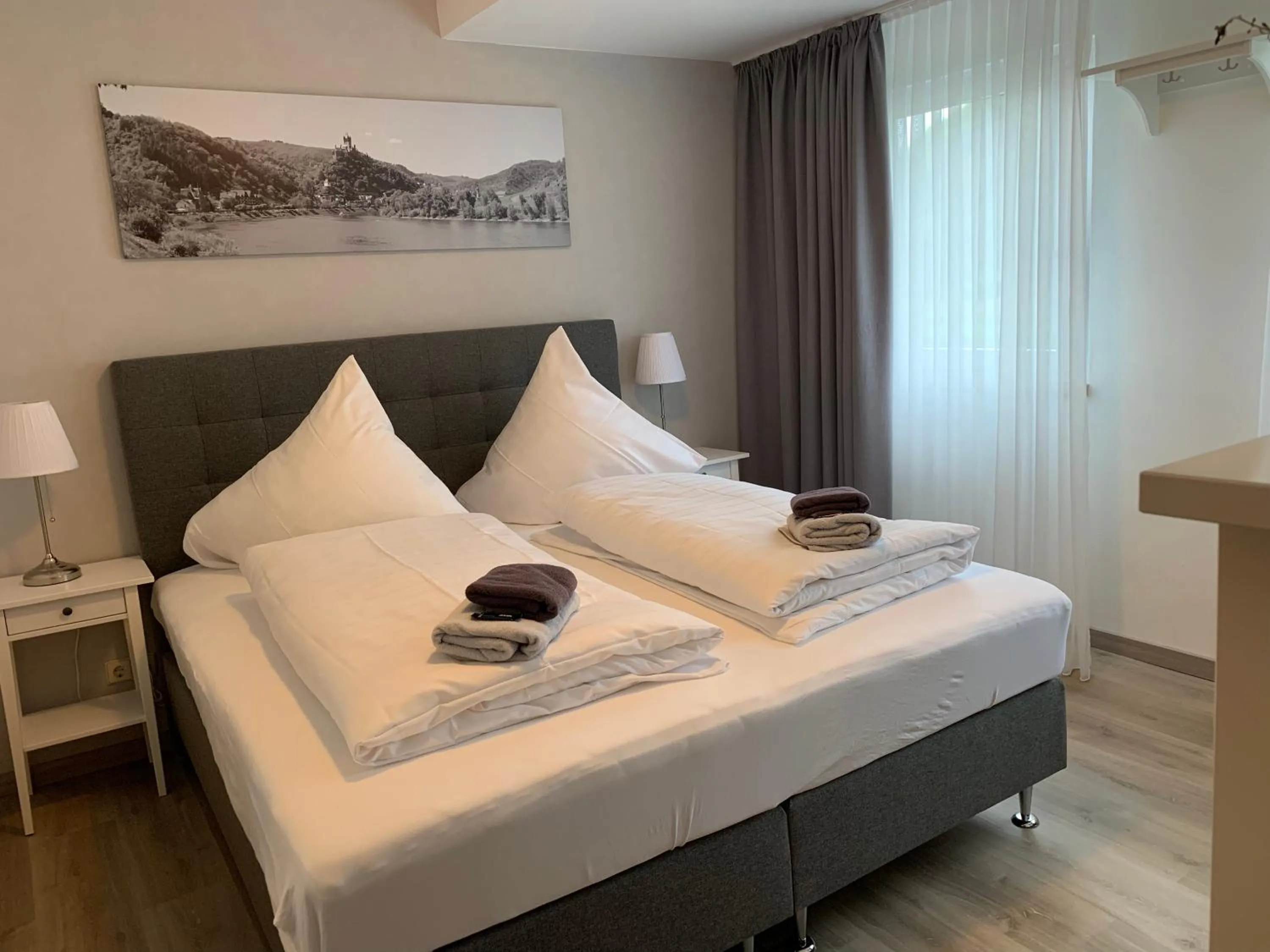 Photo of the whole room, Bed in Stumbergers Hotel - free parking -