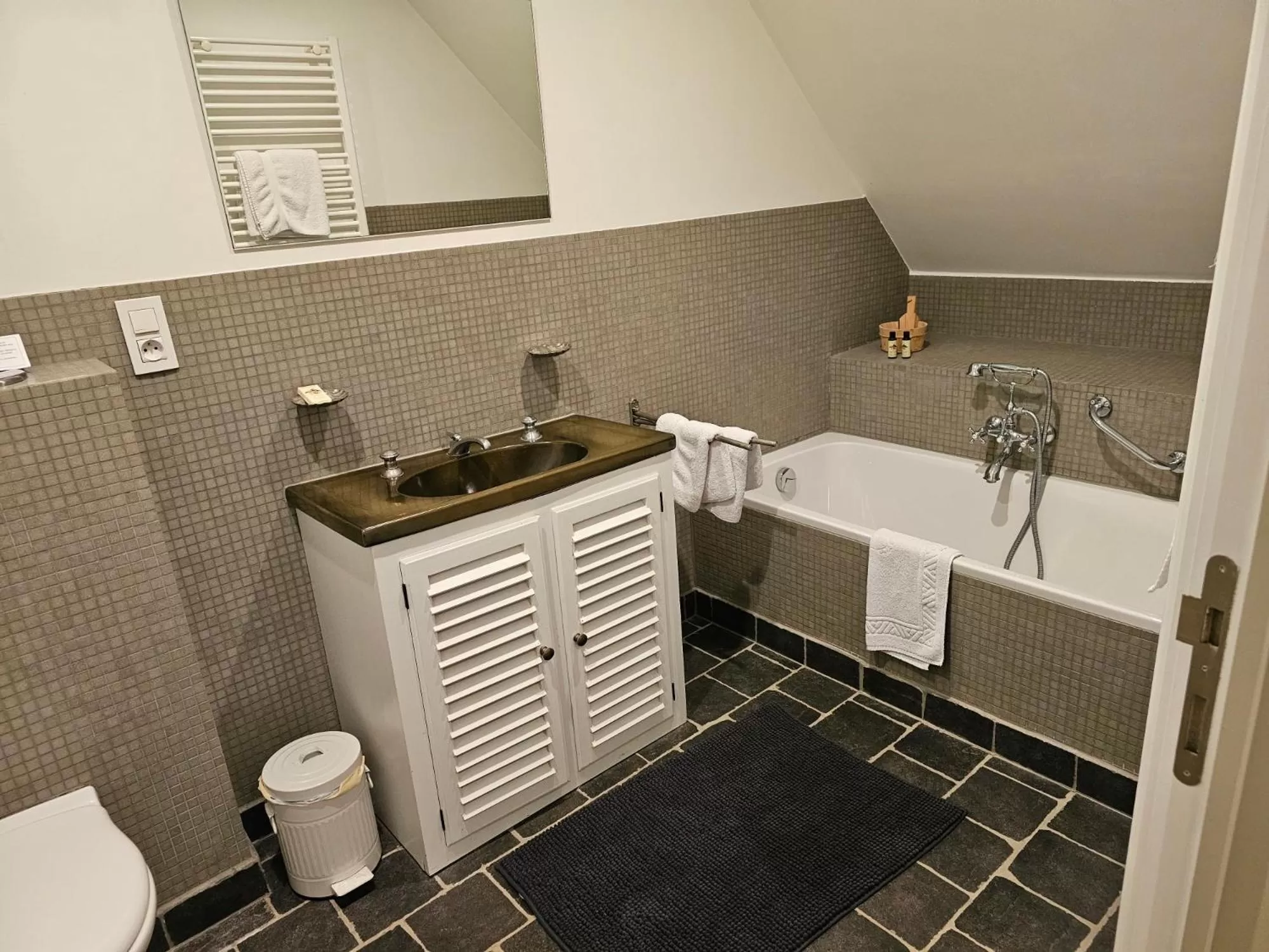 Bathroom in Eyckenmolen B&B