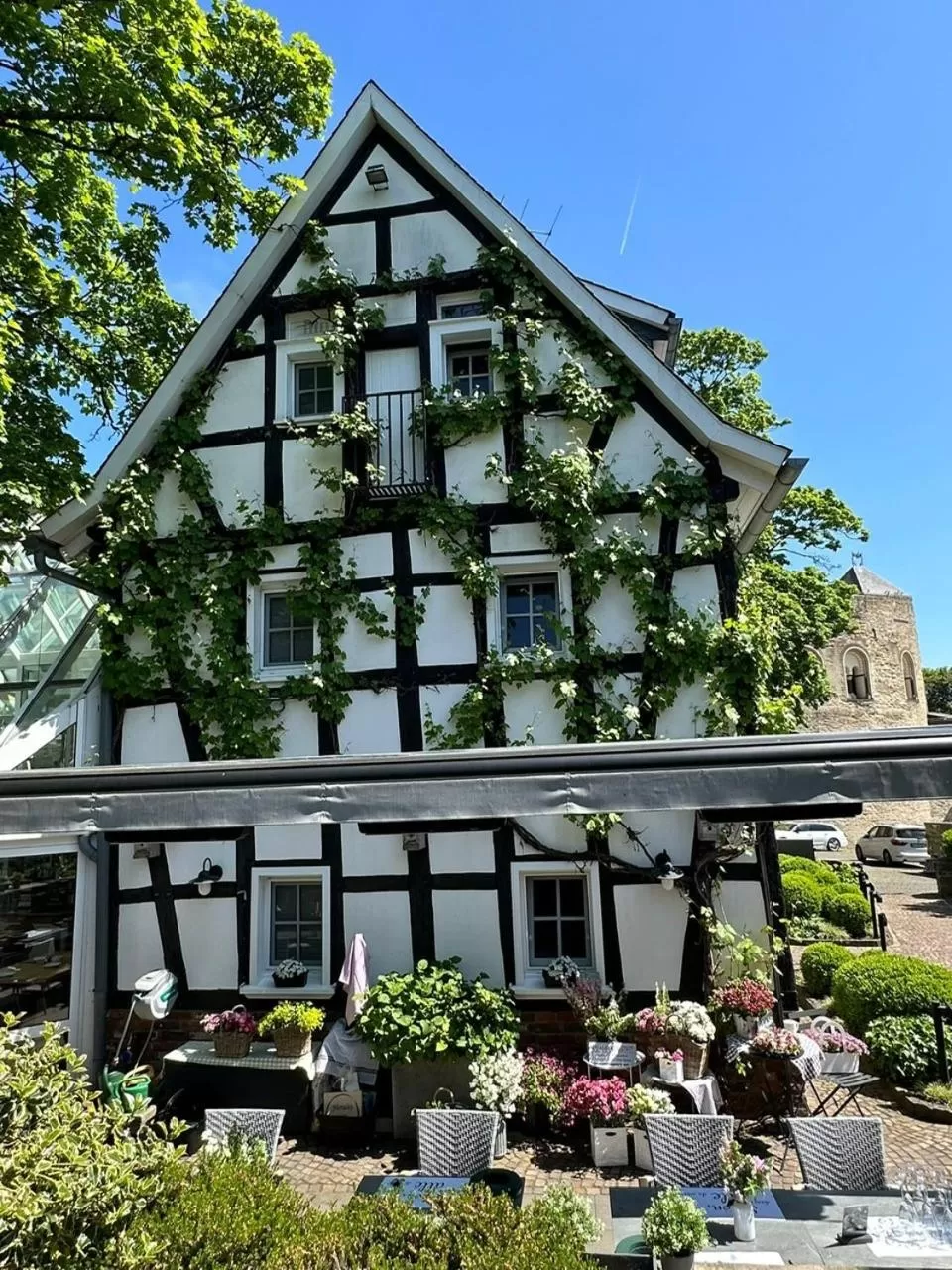 Property building in Malerwinkel Hotel