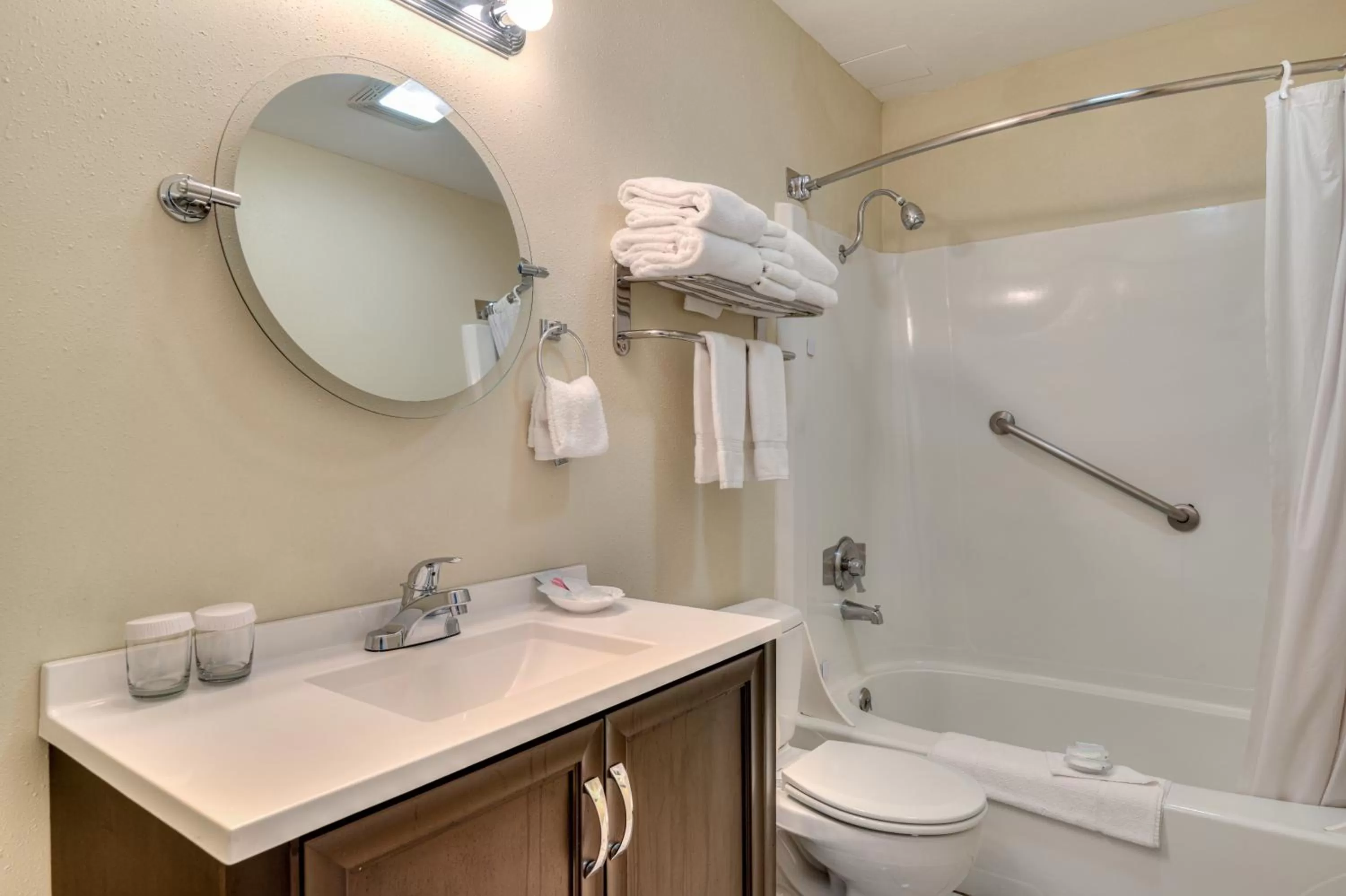 Shower, Bathroom in D Sands Rentals