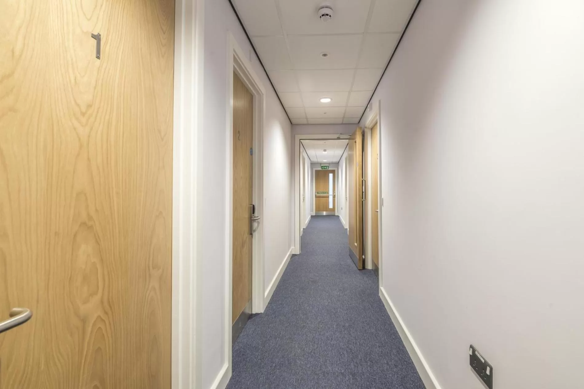 Floor plan in No 3 Ocean Cabins Disabled Room - Saundersfoot Harbour - Saundersfoot