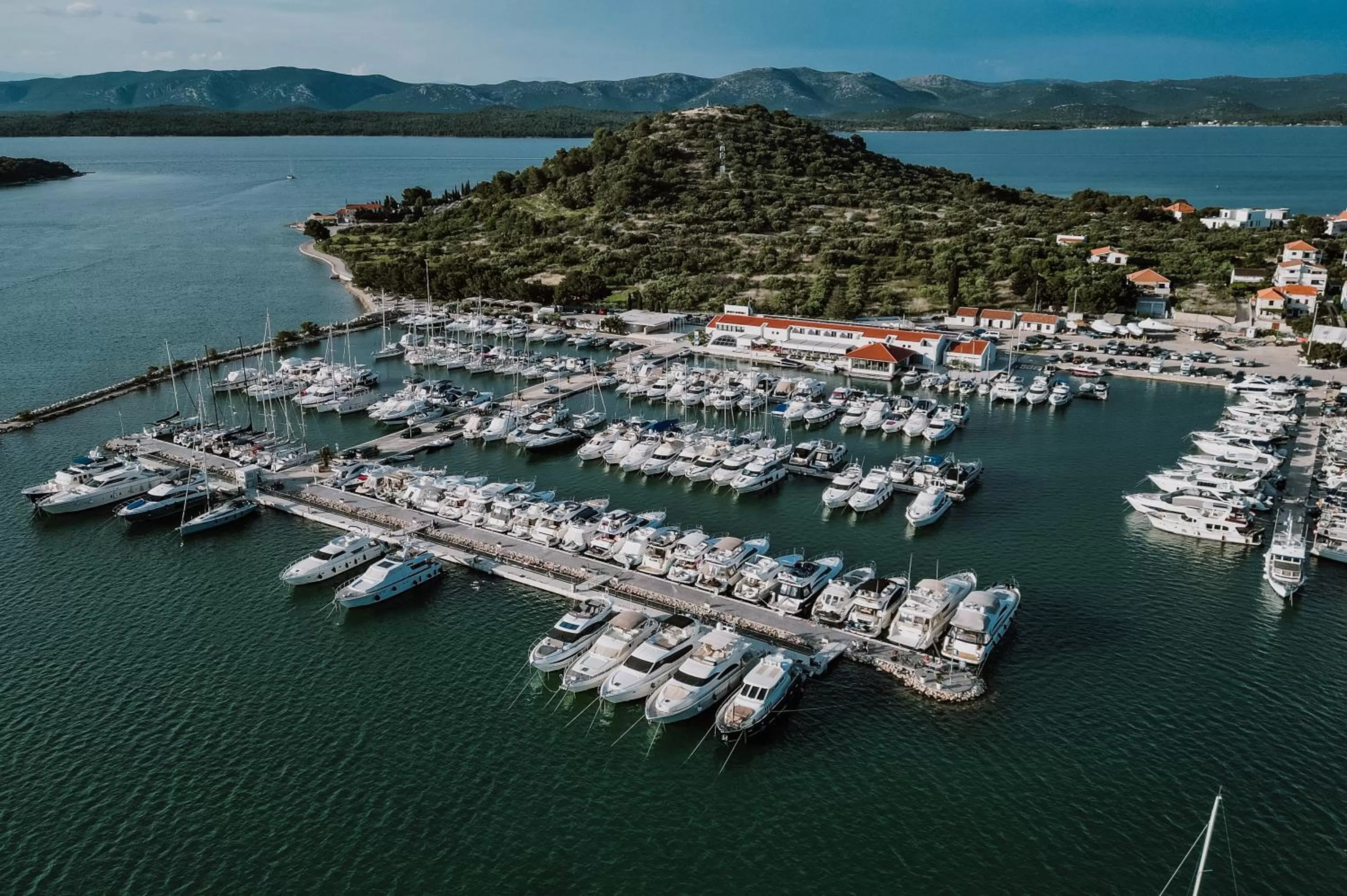 Property building, Bird's-eye View in Hotel Stomorin-Marina Hramina
