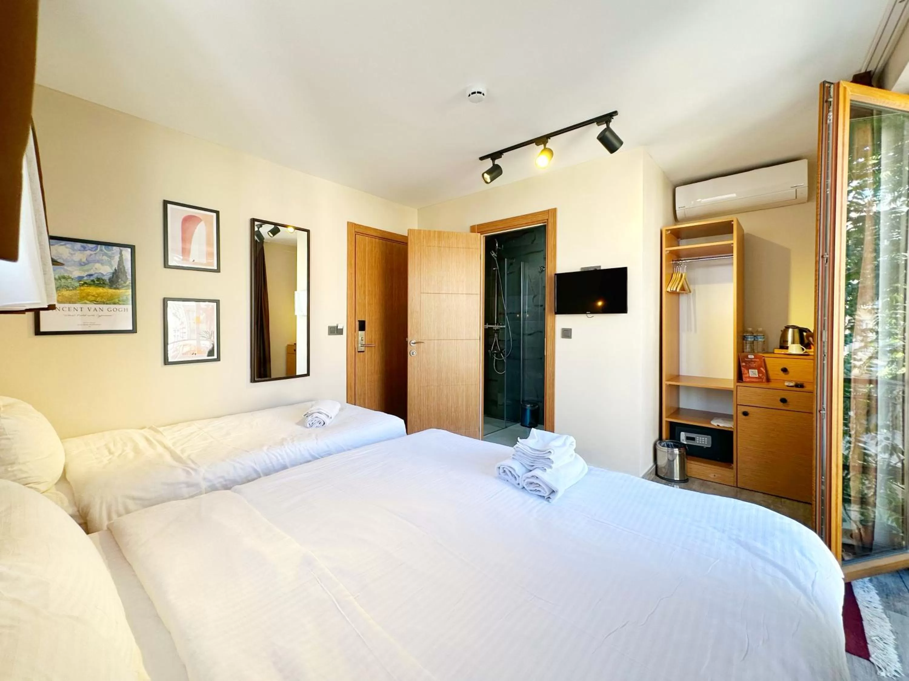 Bed in Sultan Pier Hotel