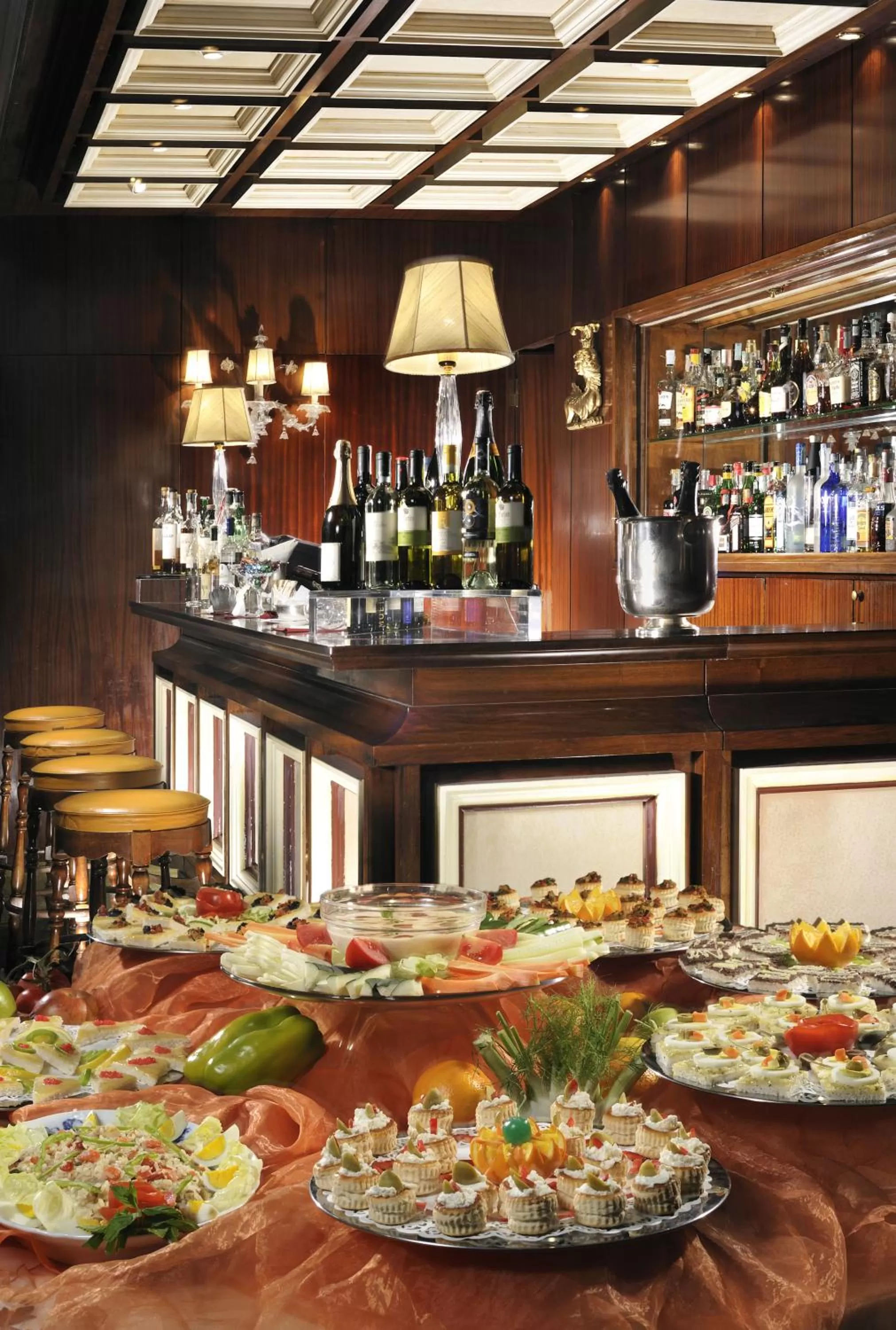 Lounge or bar in Hotel De La Ville