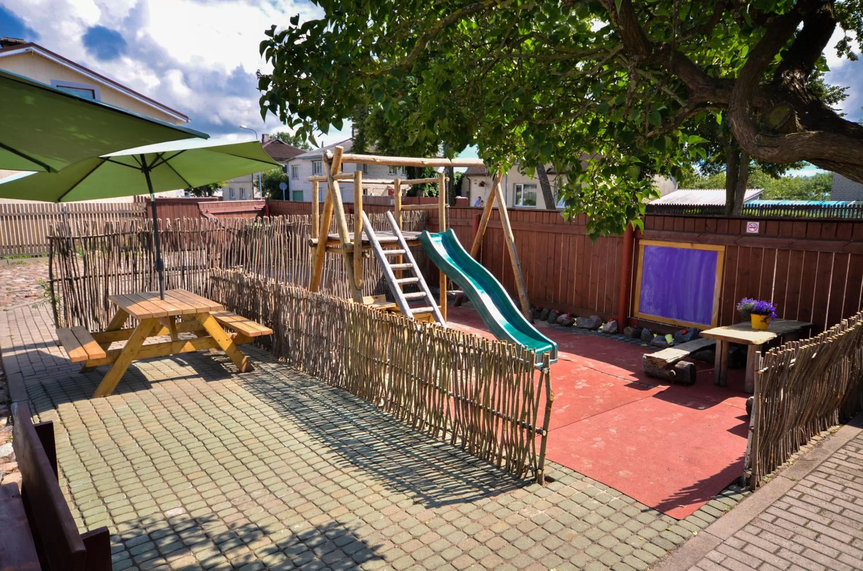 Day, Children's Play Area in Veldzes Nams