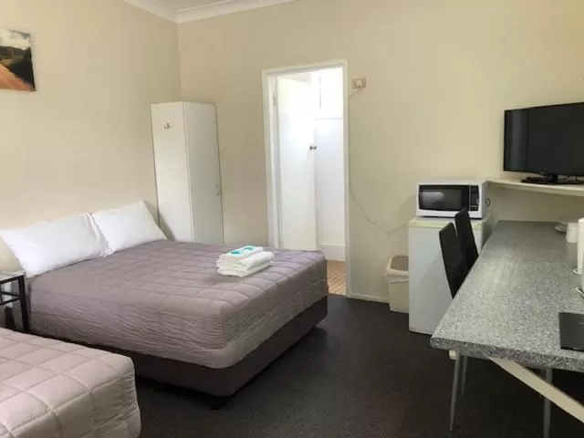 Standard Double Room with Two Double Beds in Fairway Lodge Motel