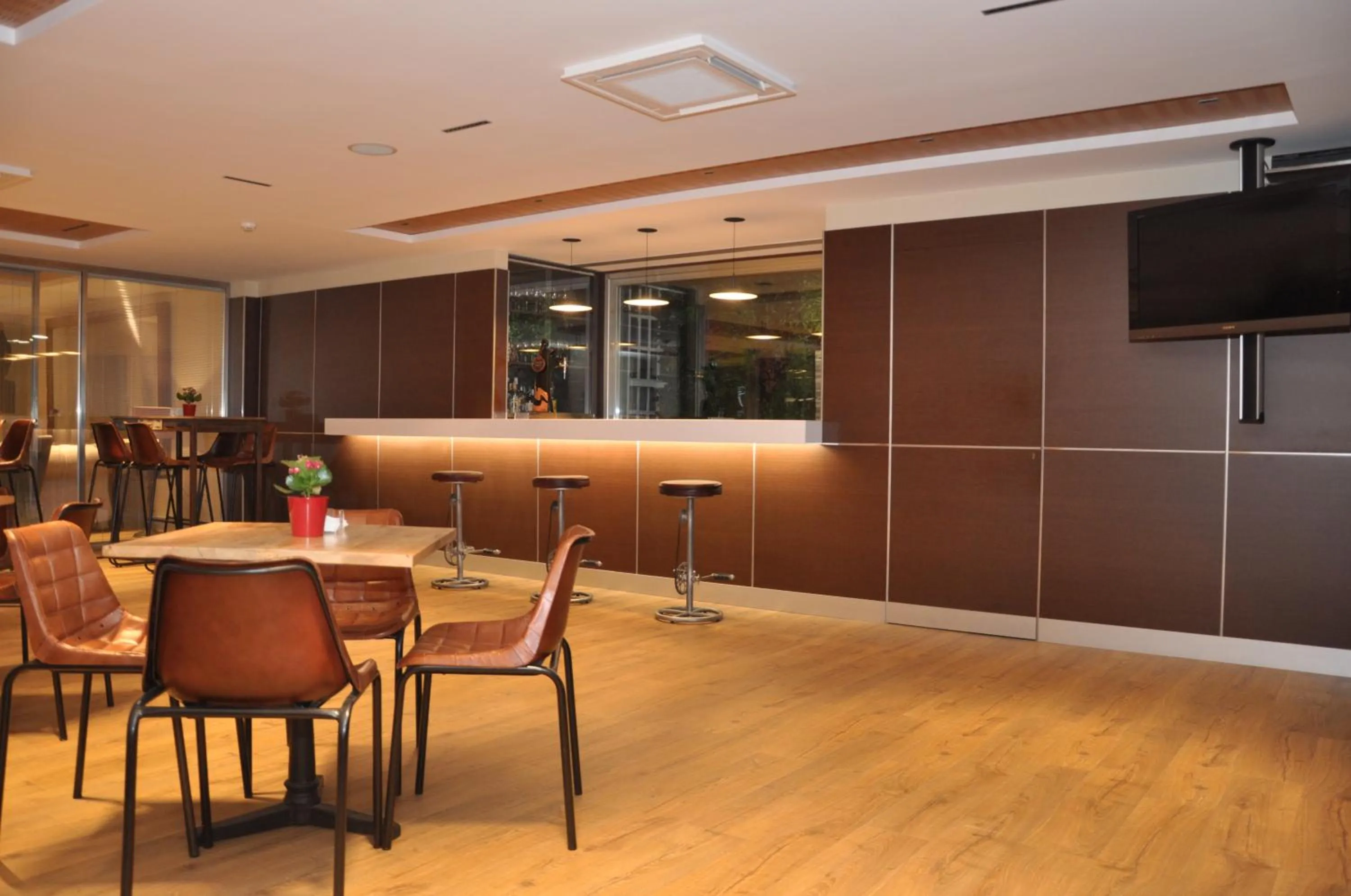 Communal lounge/ TV room in Hotel Selu