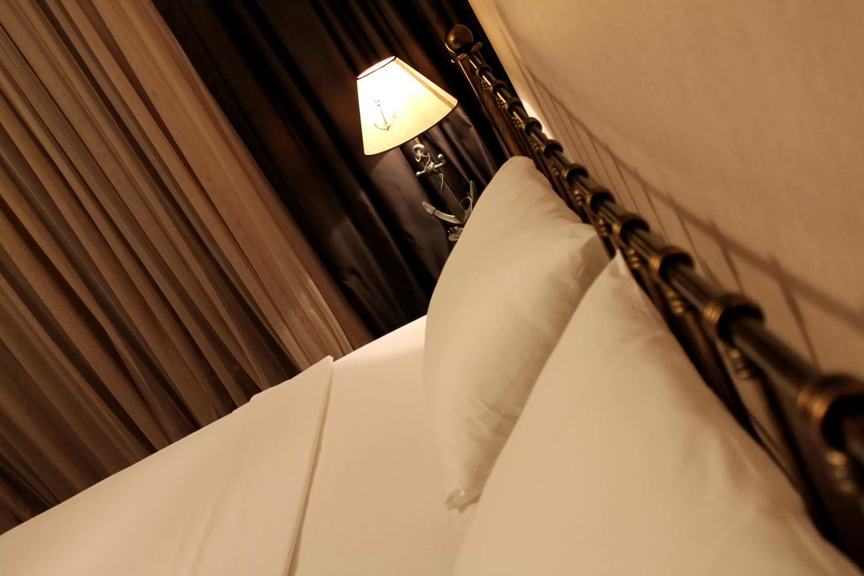 Bed in Royal Venezia Hotel