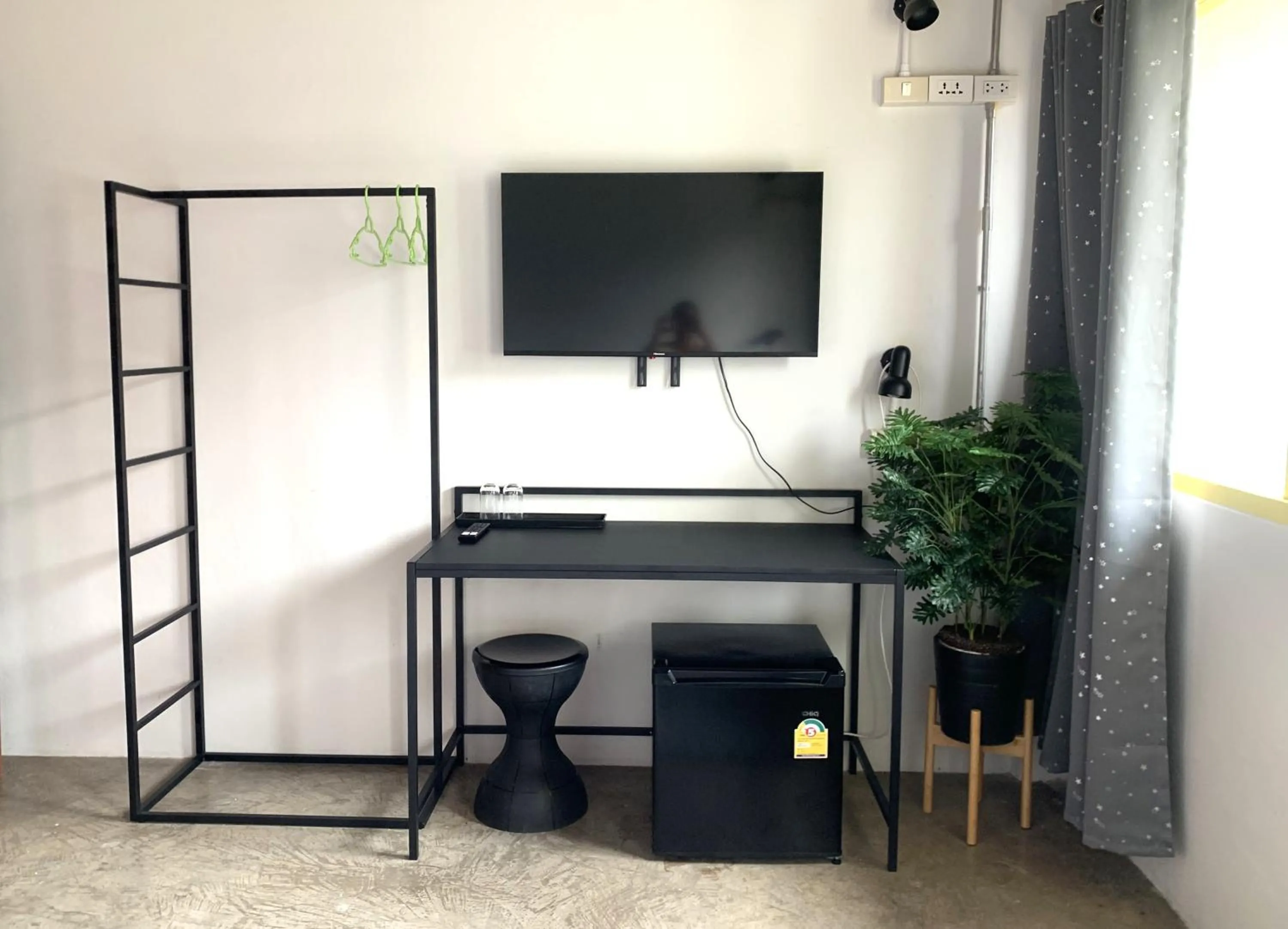 TV and multimedia in Sleep Sheep Phuket Hostel SHA