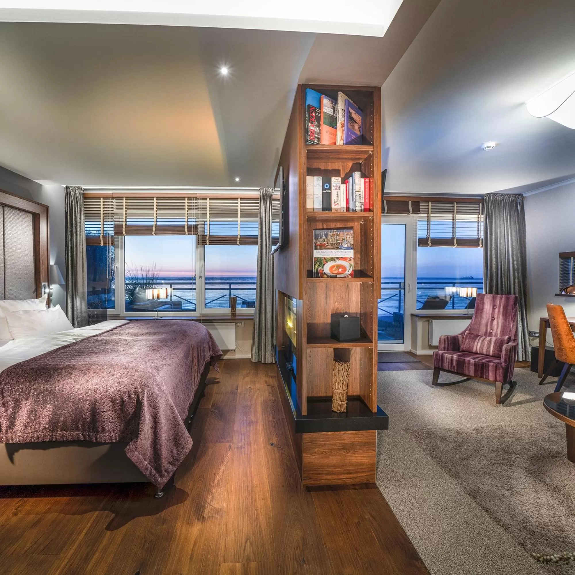 Photo of the whole room, Bed in Strandhotel Duhnen