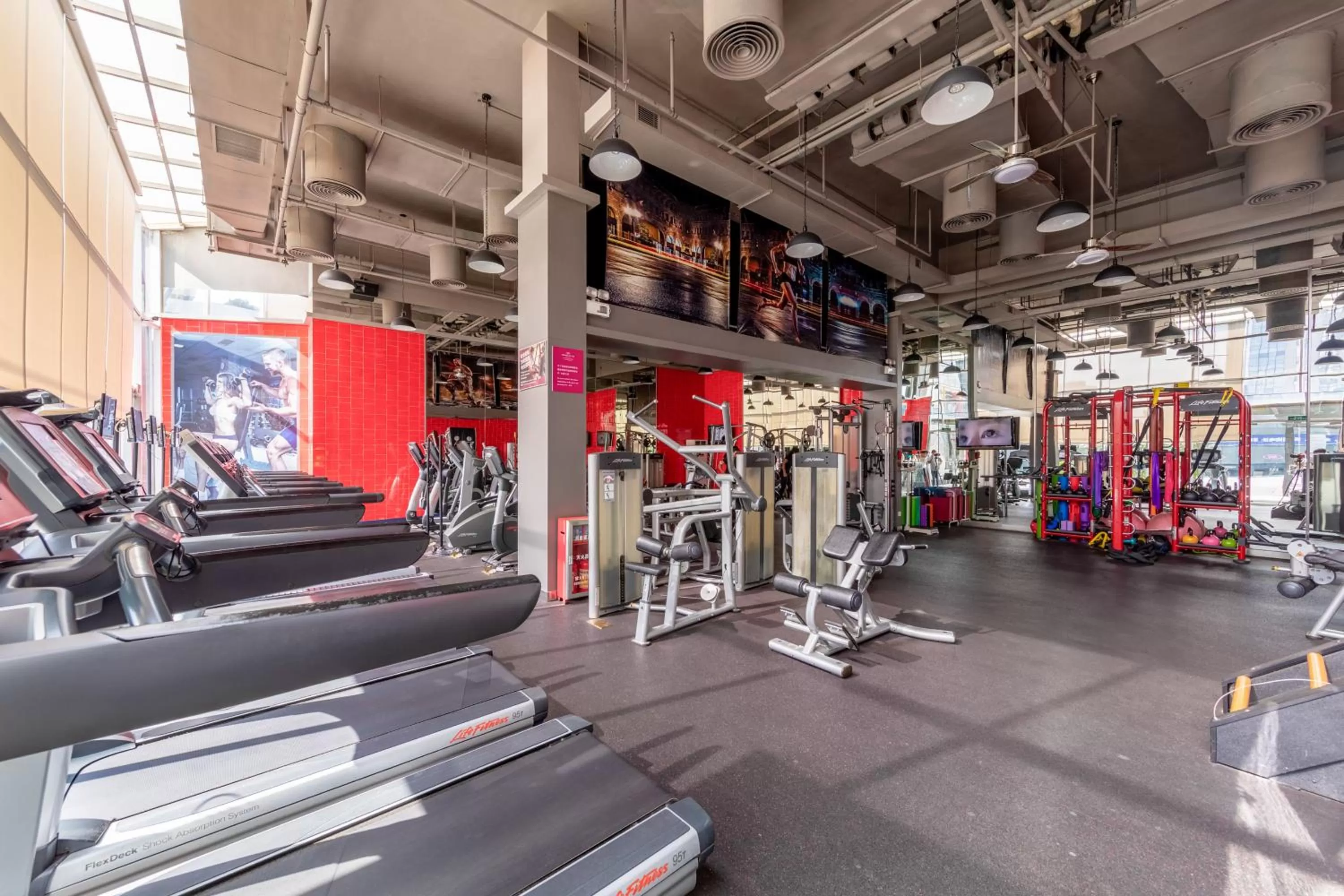 Fitness centre/facilities in Crowne Plaza Guangzhou City Centre by IHG
