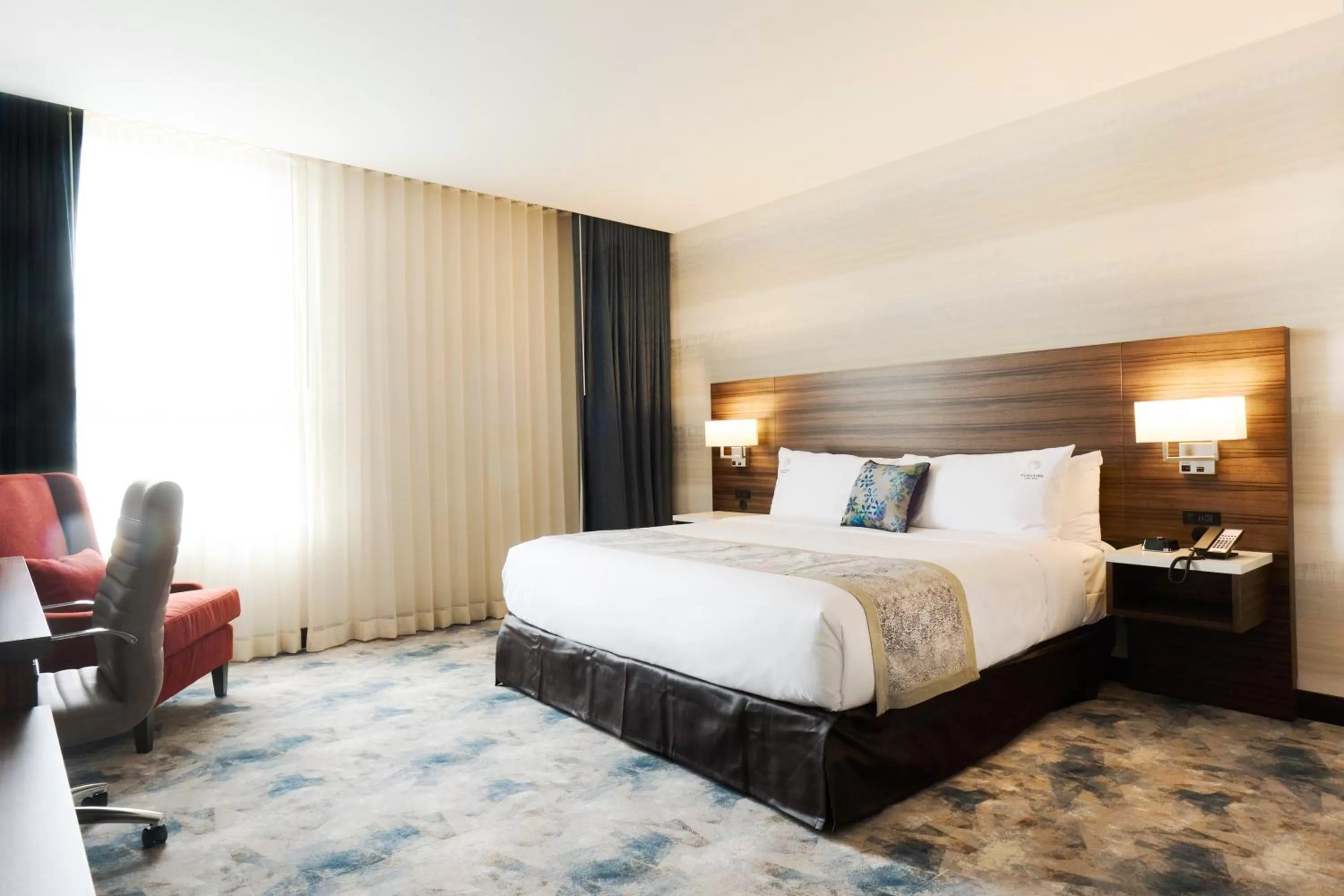 Bedroom, Bed in Pickering Casino Resort