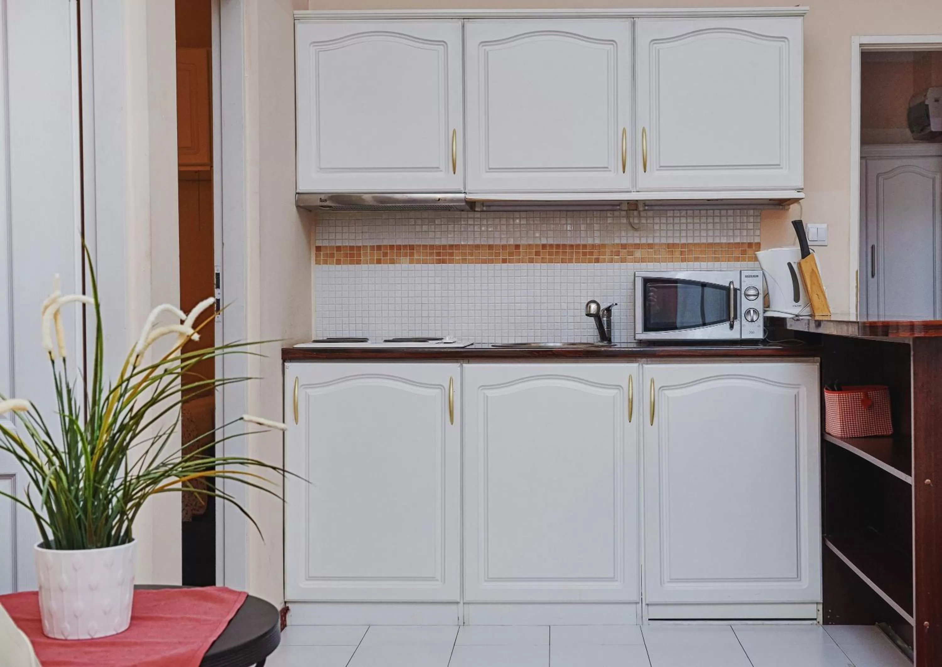 Kitchen or kitchenette, Kitchen/Kitchenette in Rembrandt Aparthotel