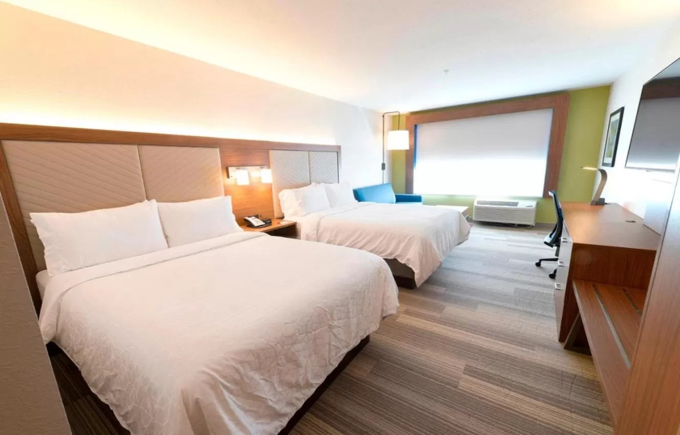 Bed in Holiday Inn Express & Suites - Kokomo South by IHG