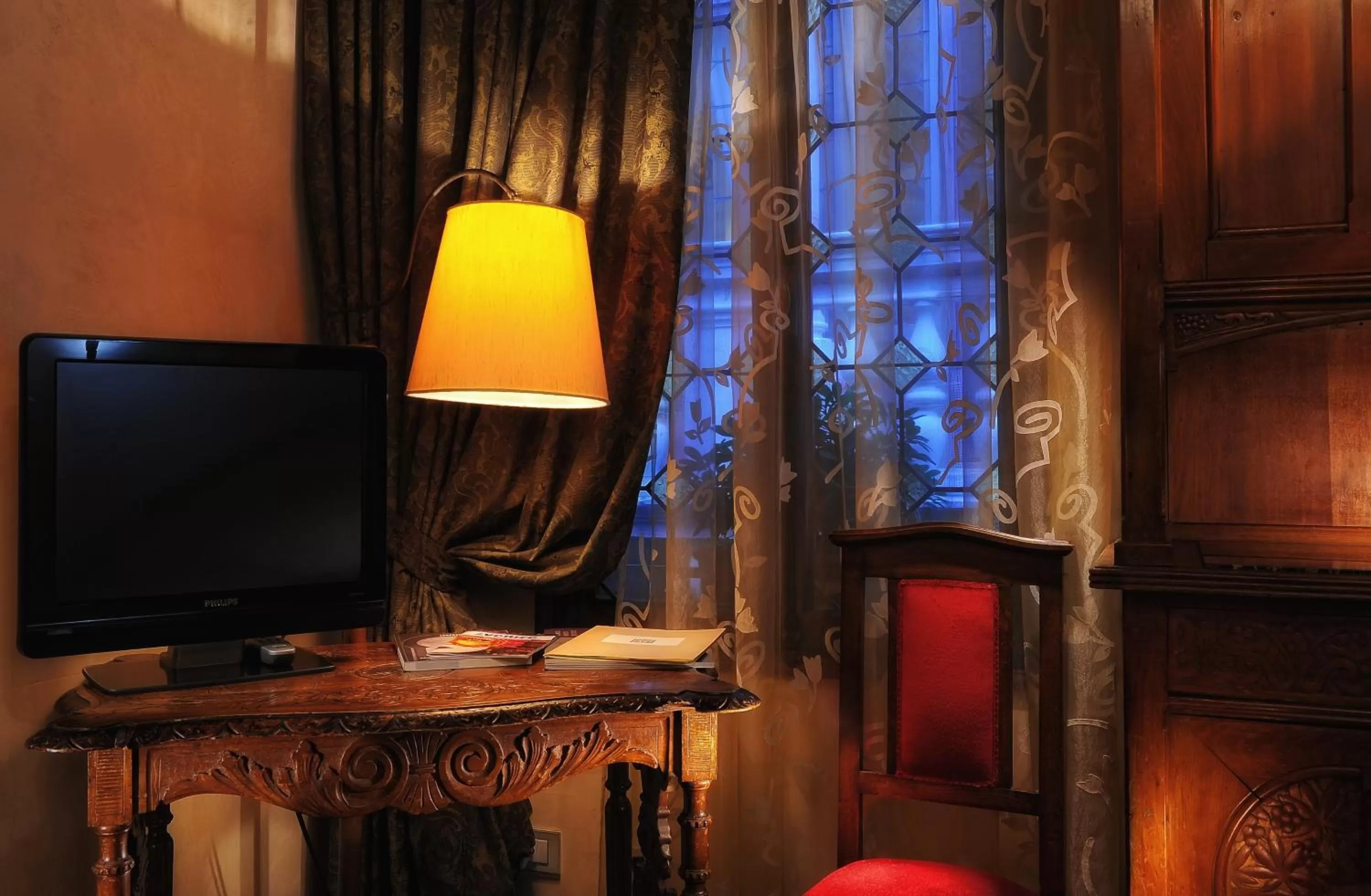 TV and multimedia in Novecento - By Romanelli Family