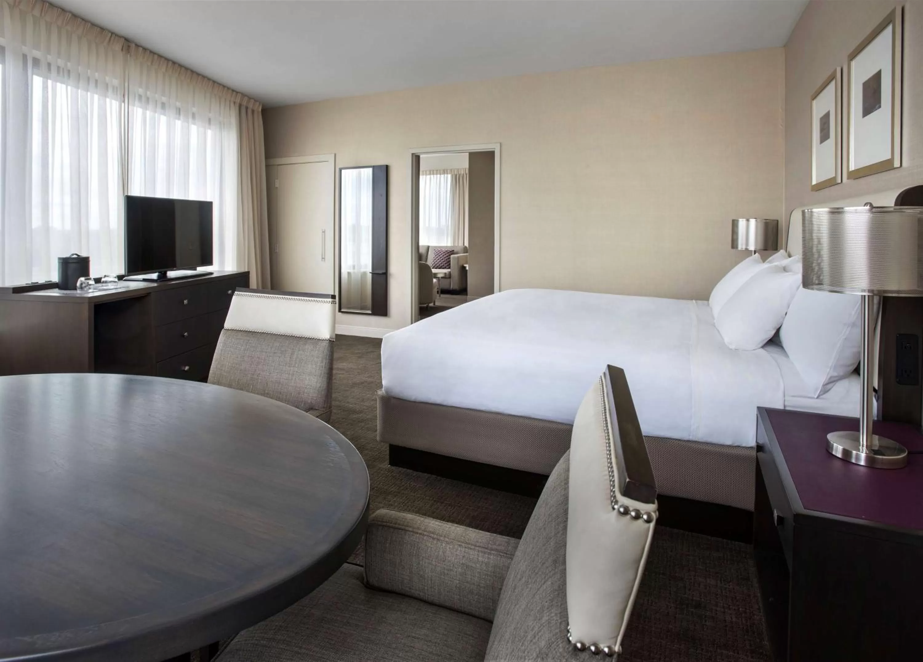 Photo of the whole room, Bed in Hyatt Regency Pittsburgh International Airport
