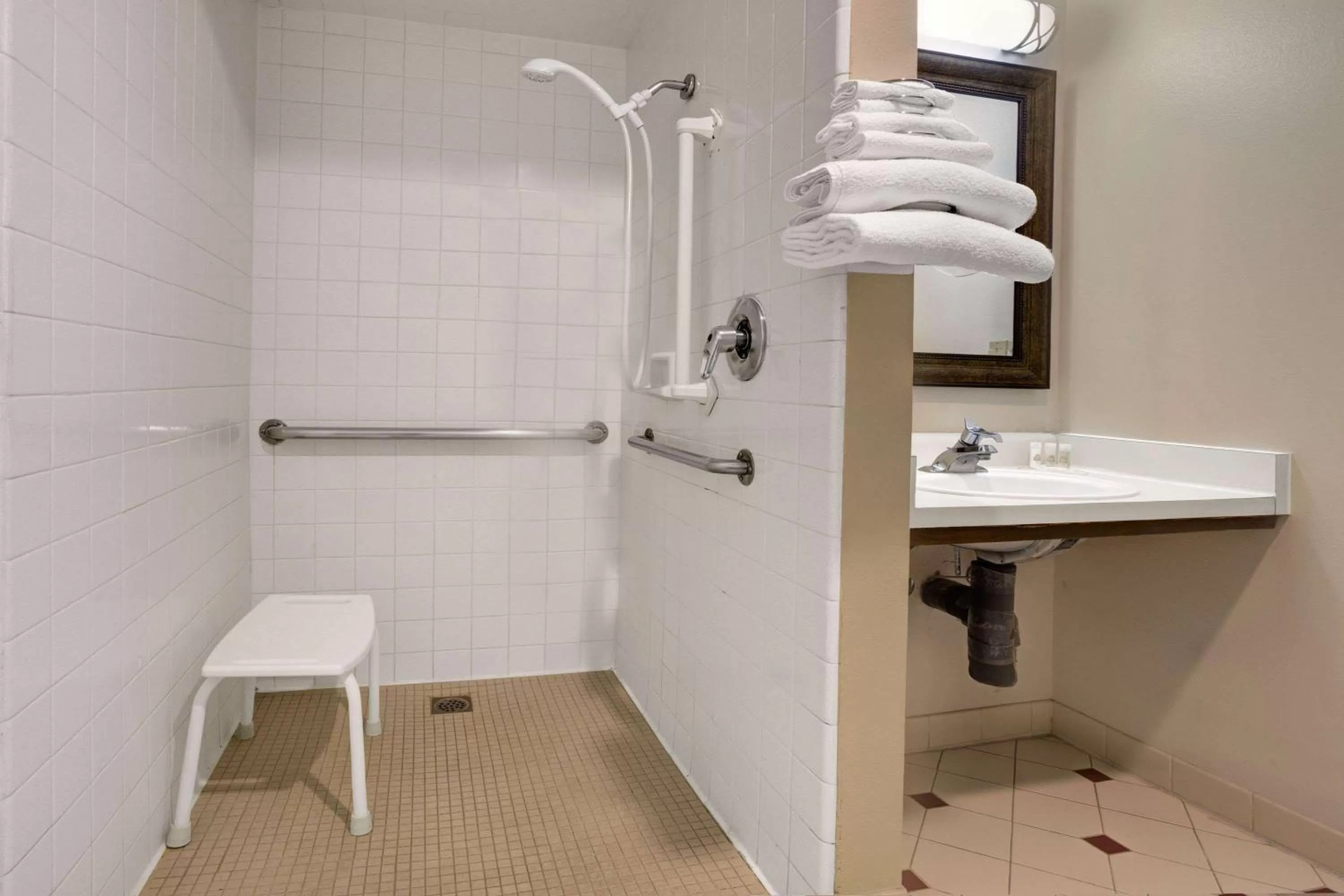 Bathroom in Days Inn by Wyndham Woodland