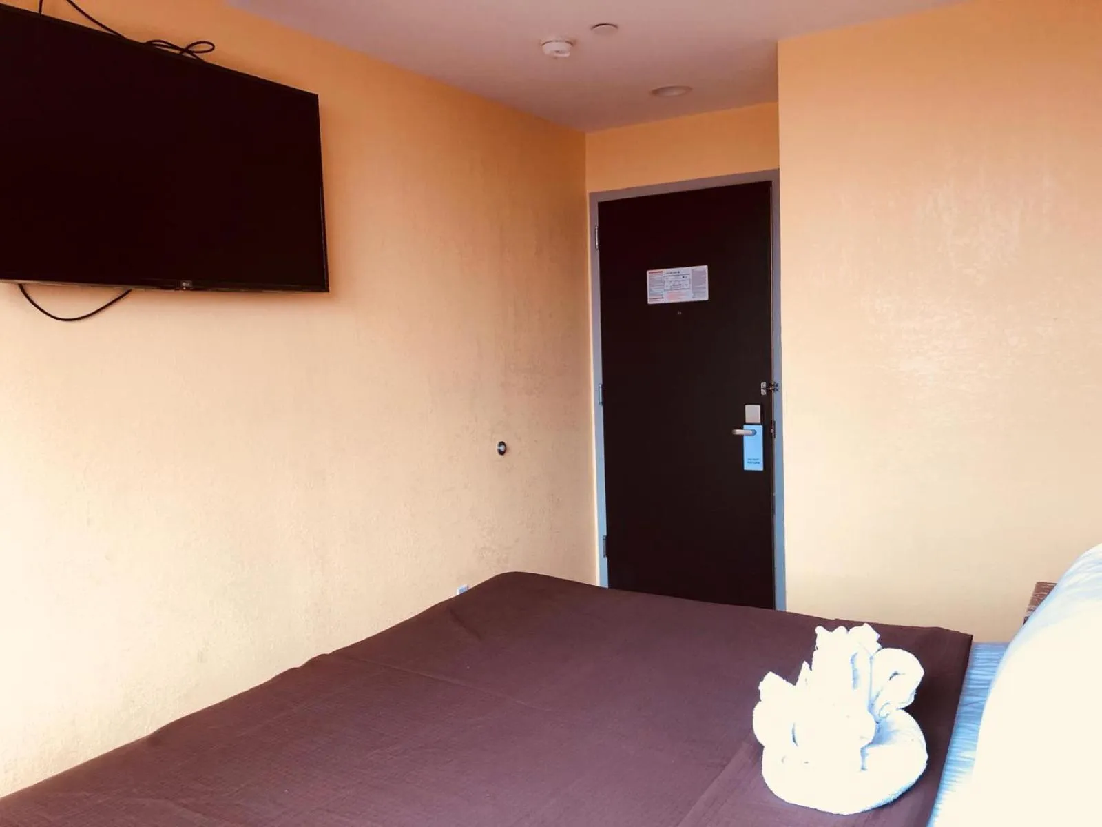 Bedroom, Bed in The Vue Express @ 39th Street