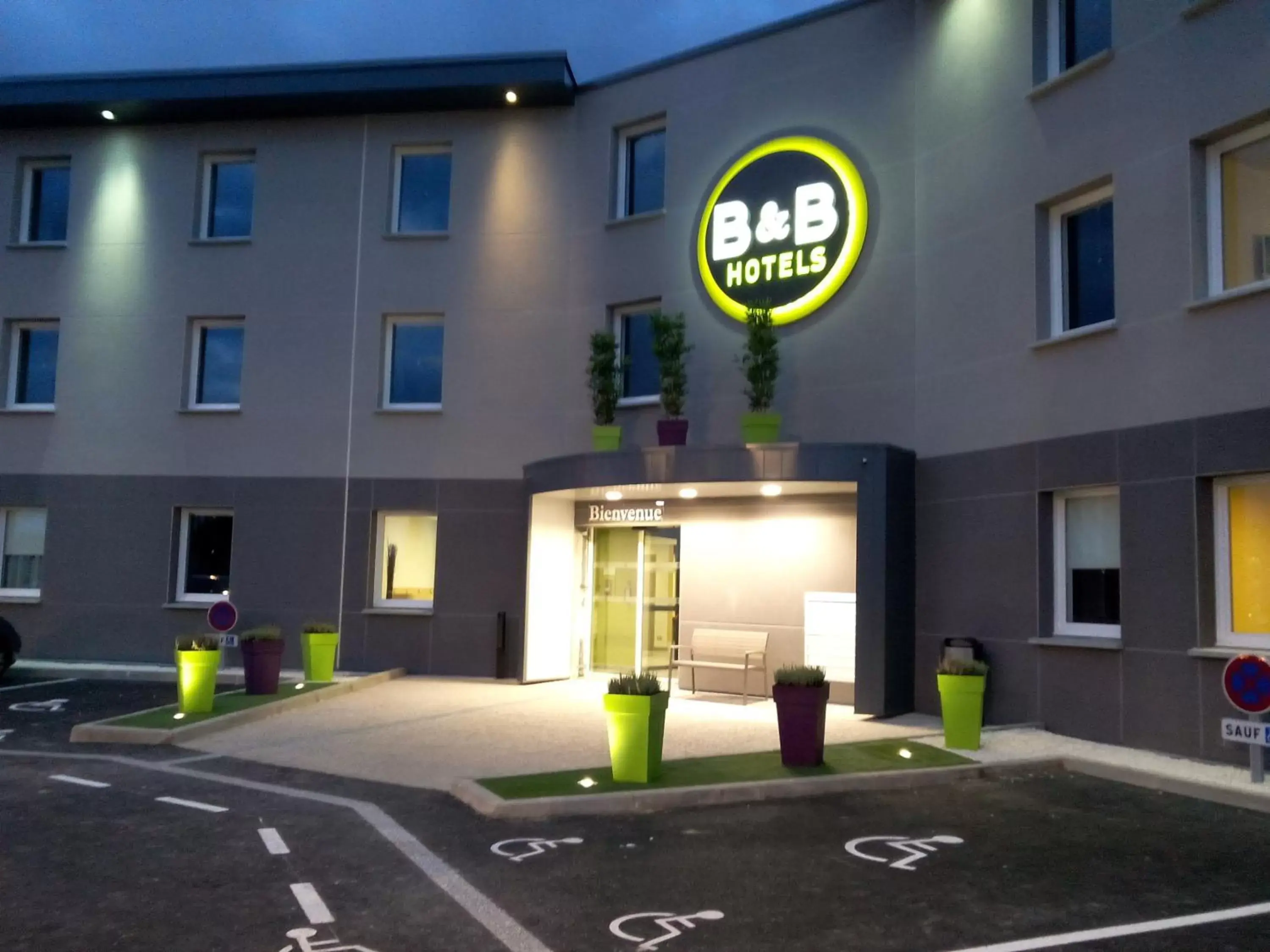 B&B HOTEL Clermont-Ferrand Nord Riom B&B HOTEL Clermont-Ferrand Nord Riom