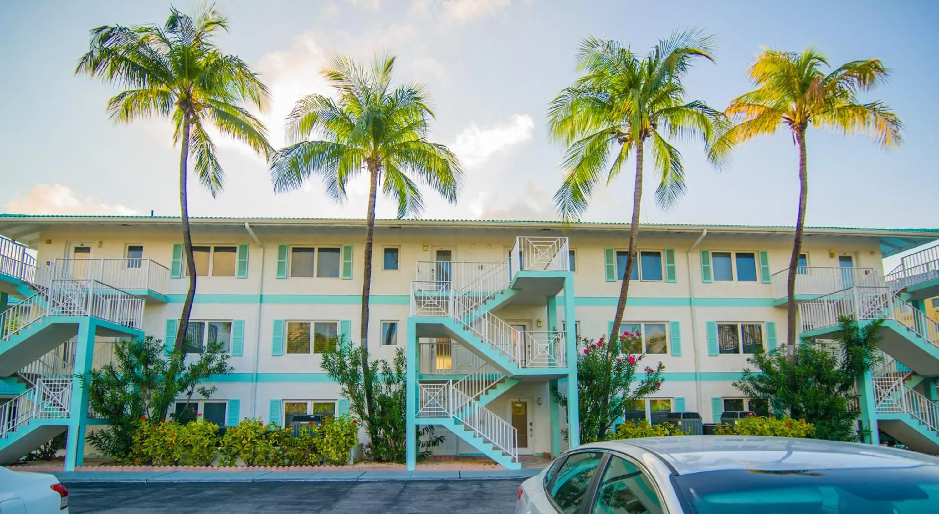 Property building in Seven Mile Beach Resort