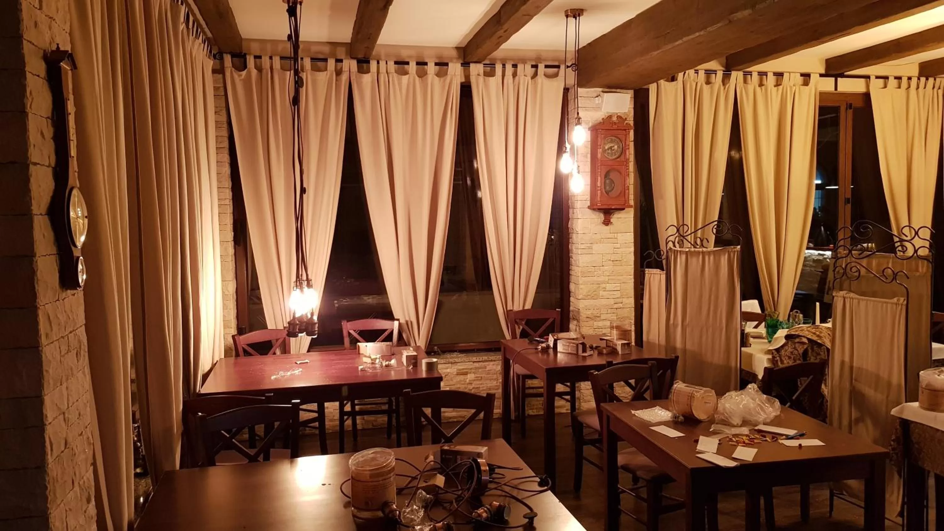 Restaurant/places to eat in Boutique Rooms Luna