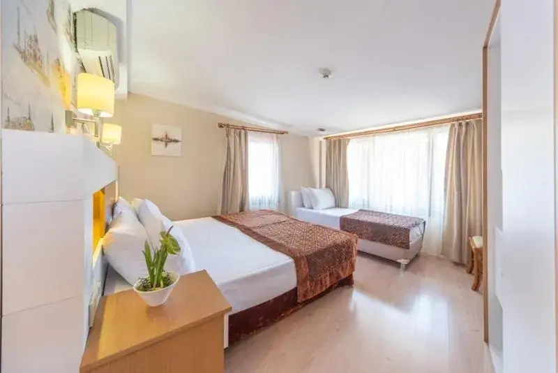 Standard Quadruple Room - single occupancy in Tayahatun Hotel Standard Quadruple Room - single occupancy in Tayahatun Hotel