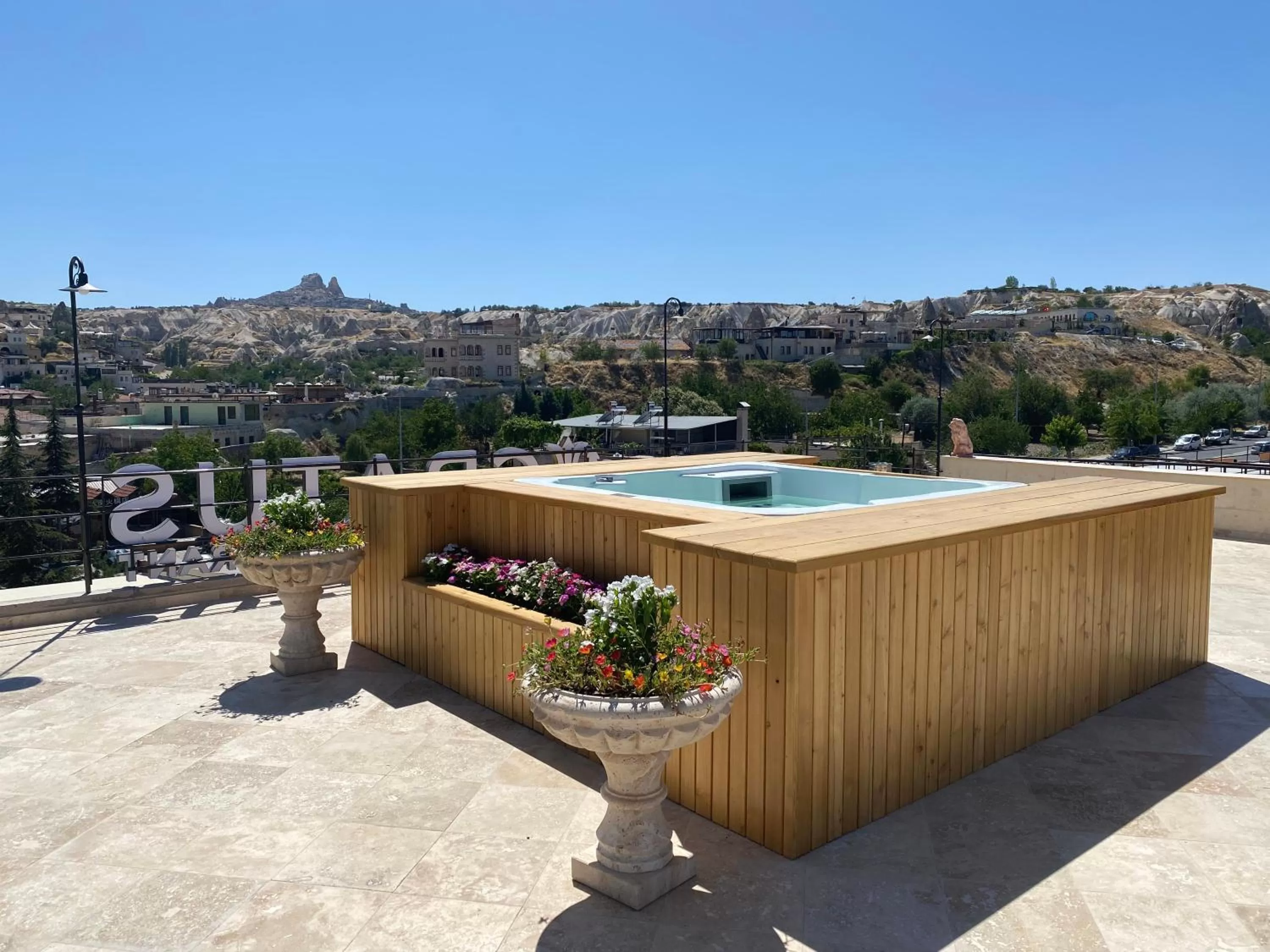 Hot Tub in Cratus Stone Palace