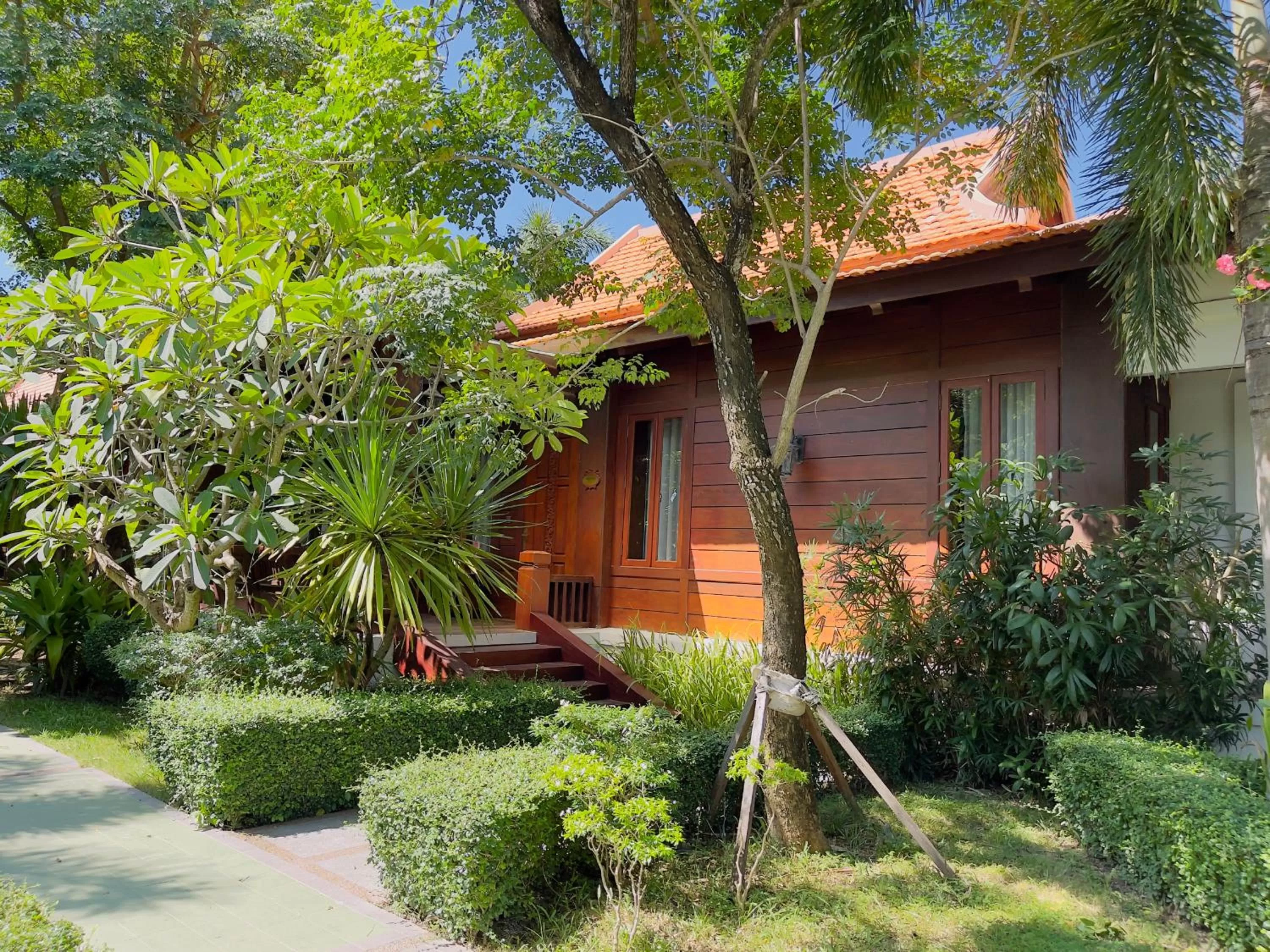 Garden, Property Building in Try Palace Resort-Kep