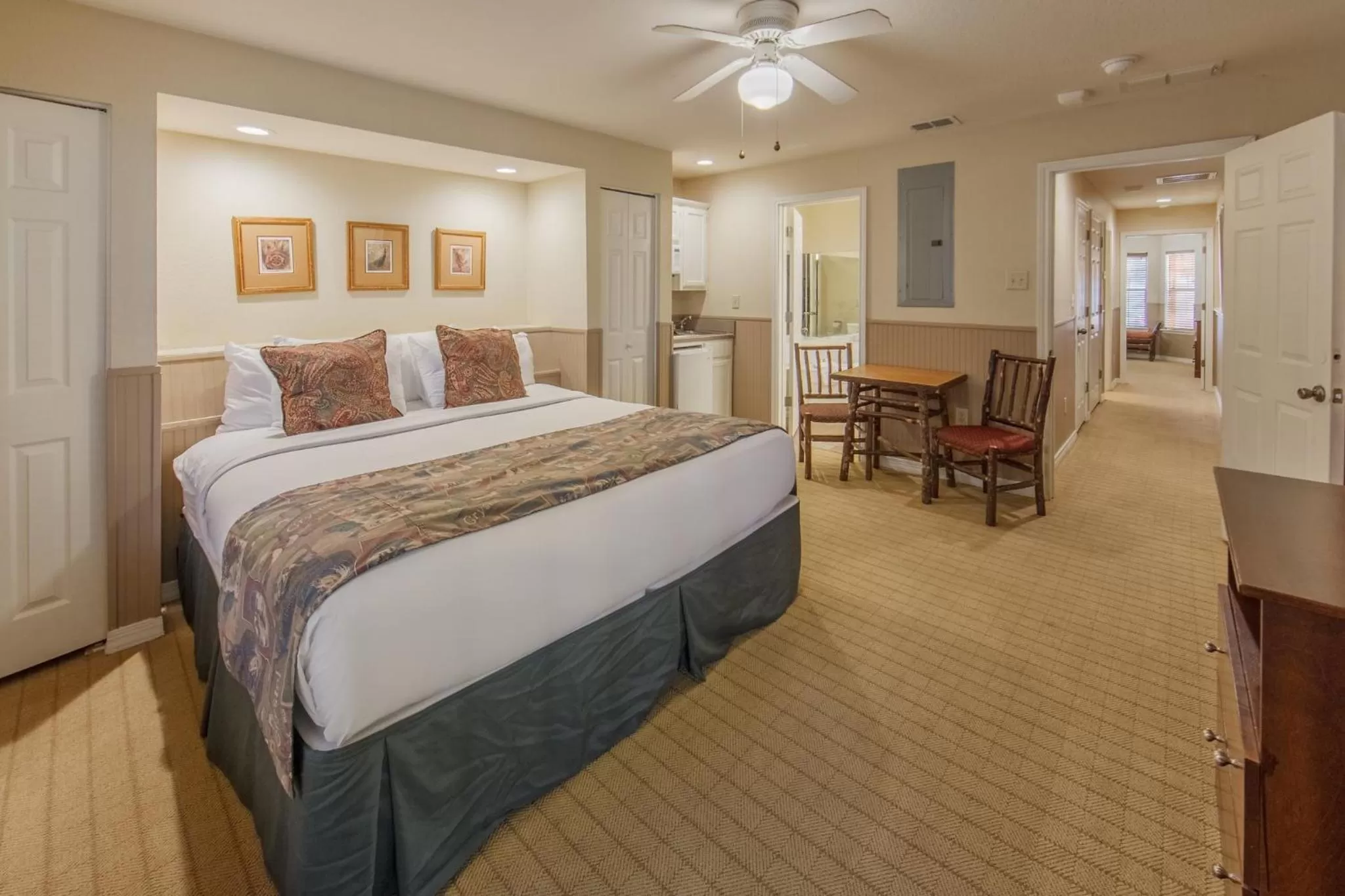 Photo of the whole room in Holiday Inn Club Vacations Villages Resort at Lake Palestine