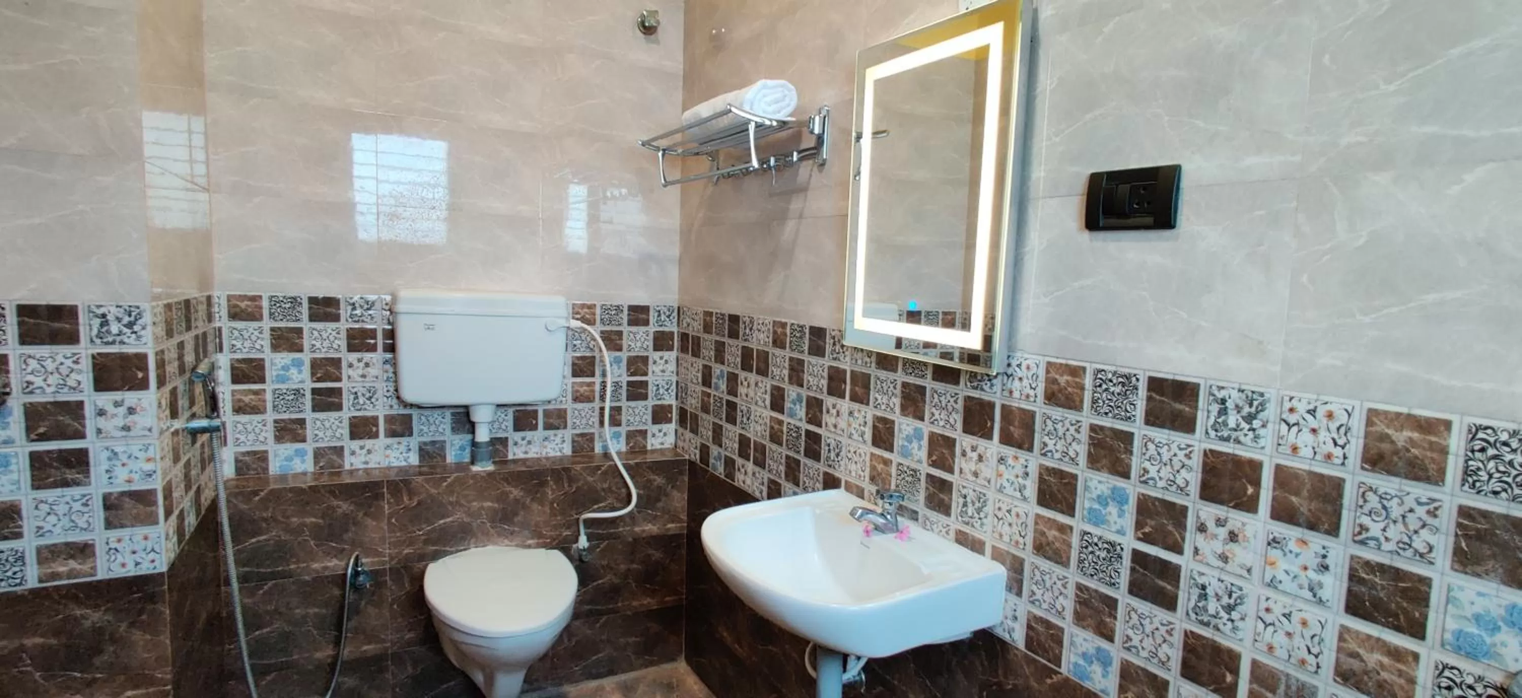 Bathroom in Coral Shelters Mattuthavani