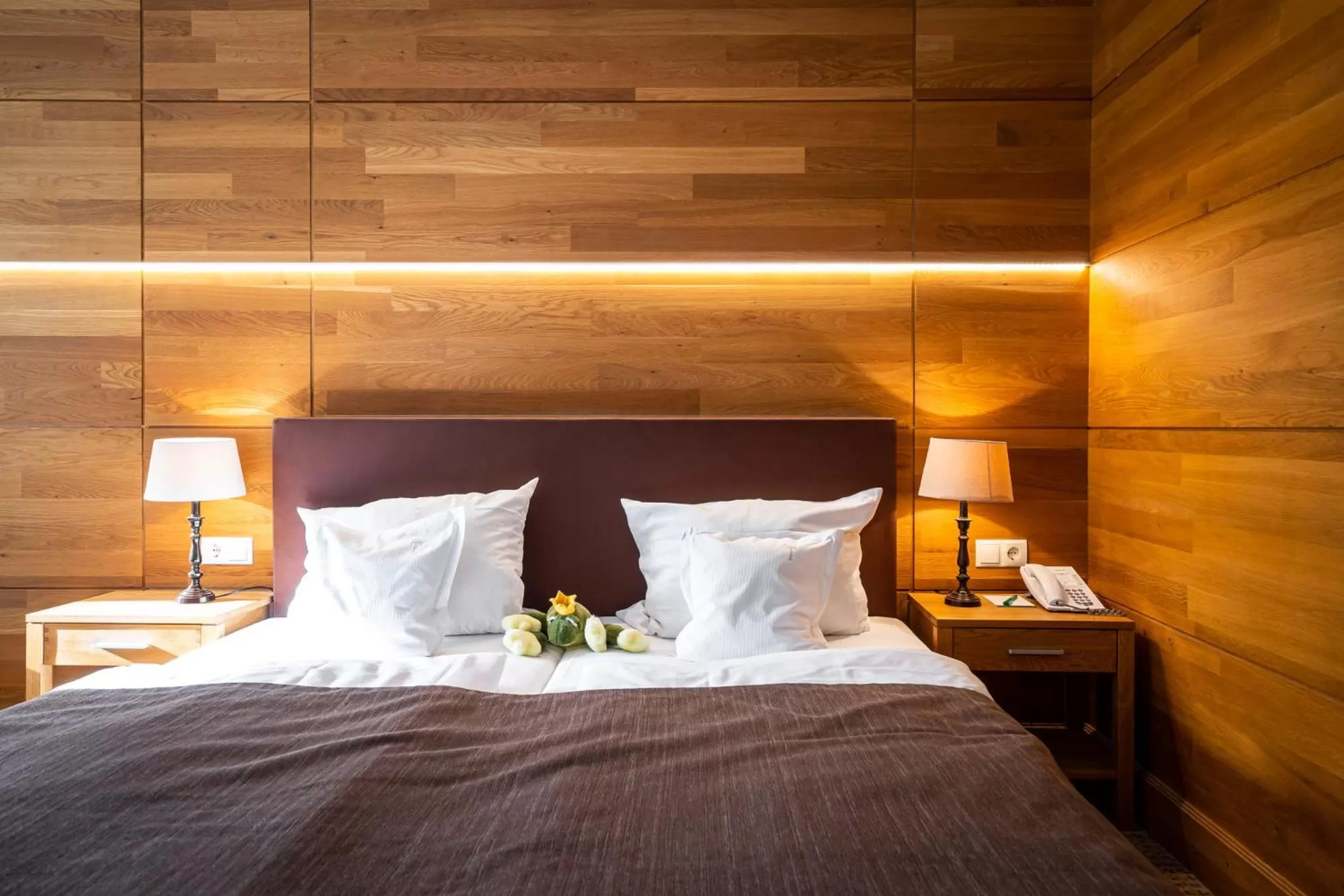 Bed in Waldhotel Tannenhäuschen