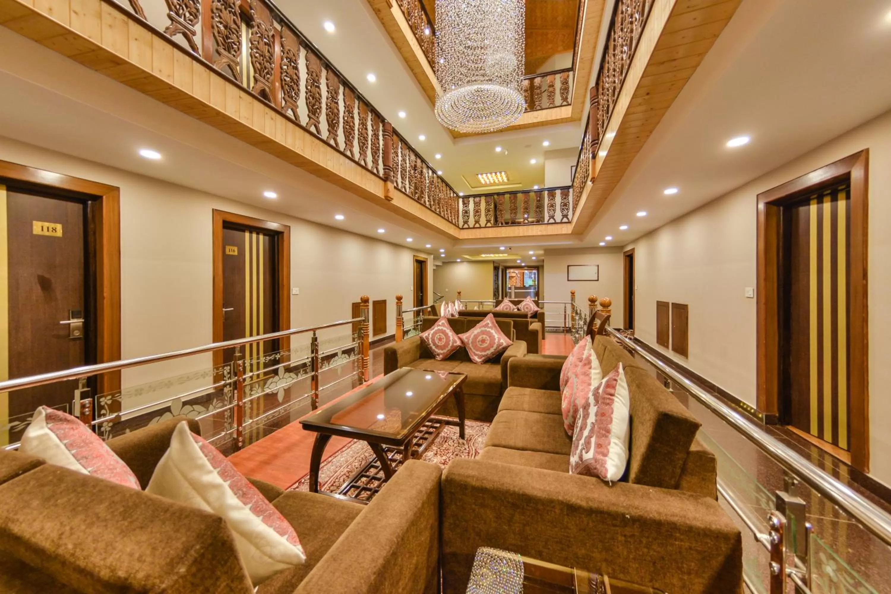 Lounge or bar in Royal Hillton Pahalgam