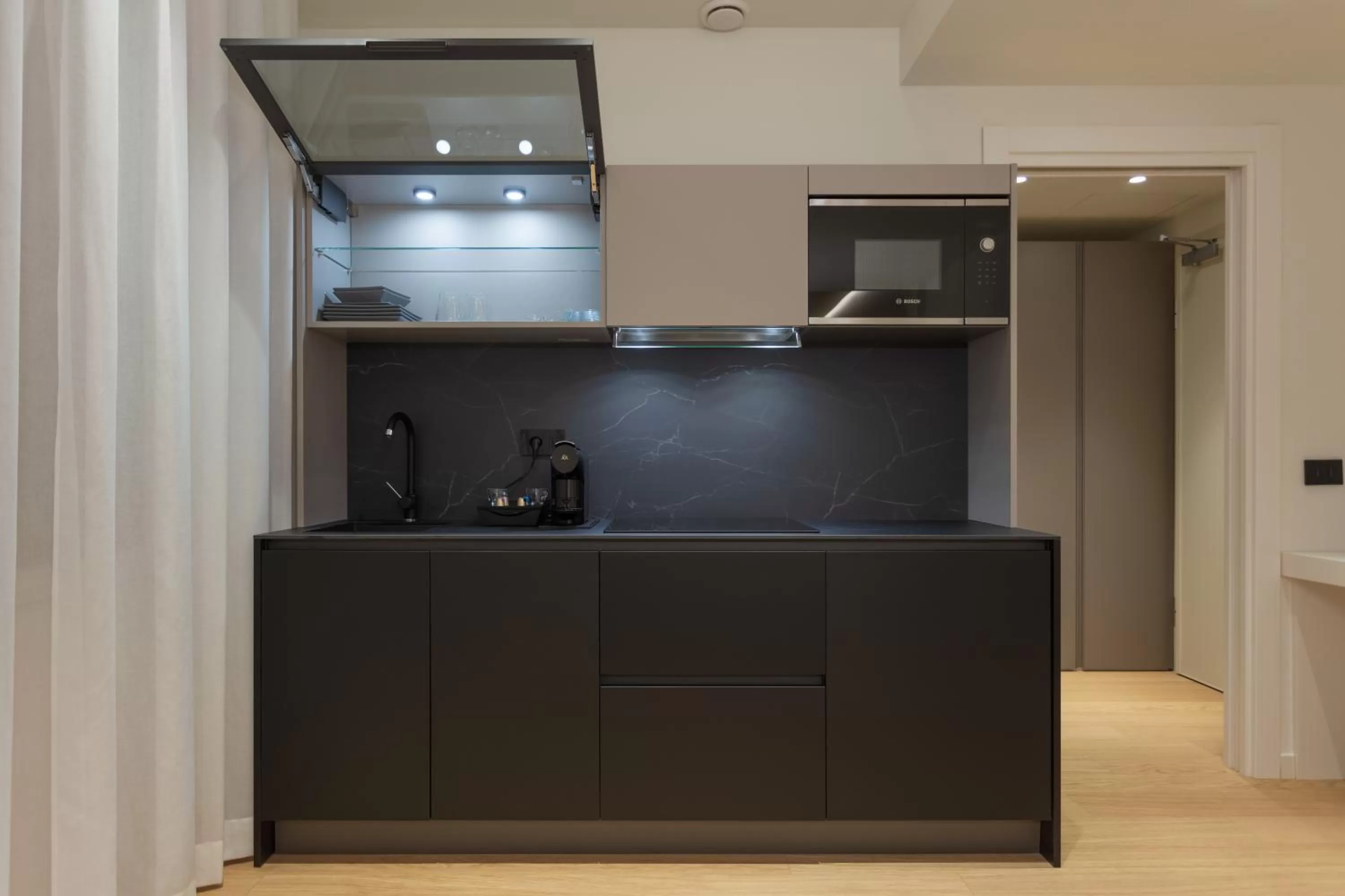 Kitchen or kitchenette in Sant'Ambrogio Apartments, Reception h24