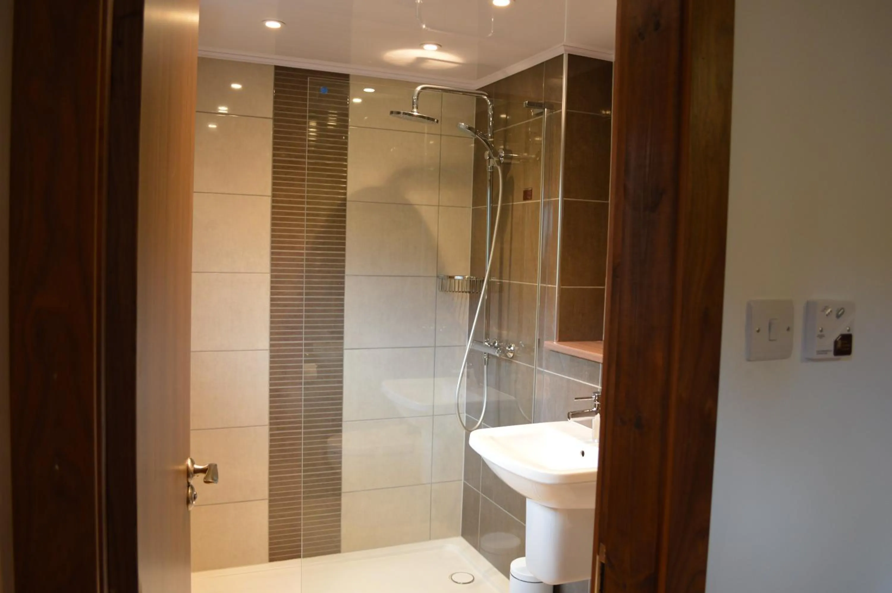 Shower in Cruachan Hotel