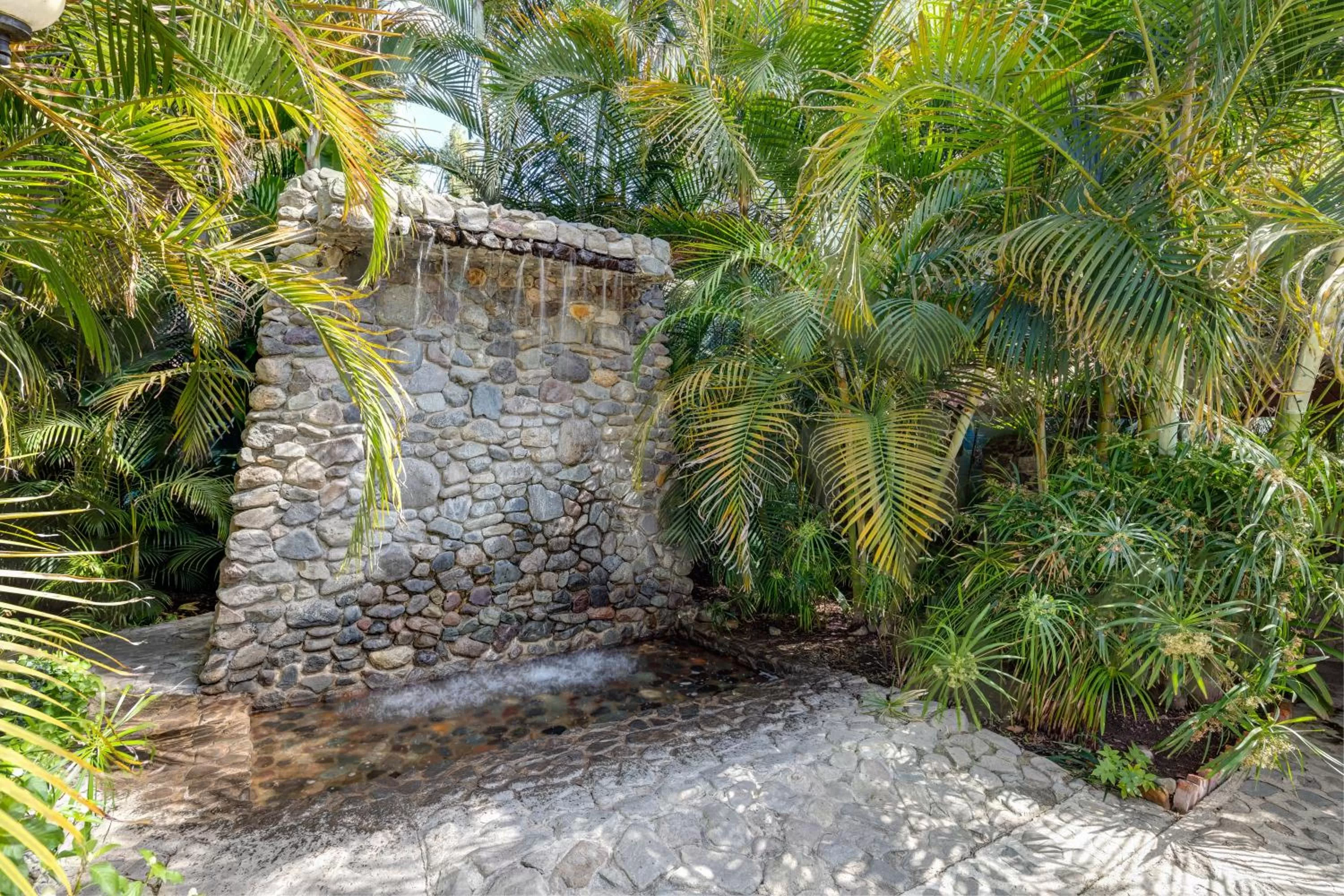 Hot Spring Bath in Regis Hotel Spa