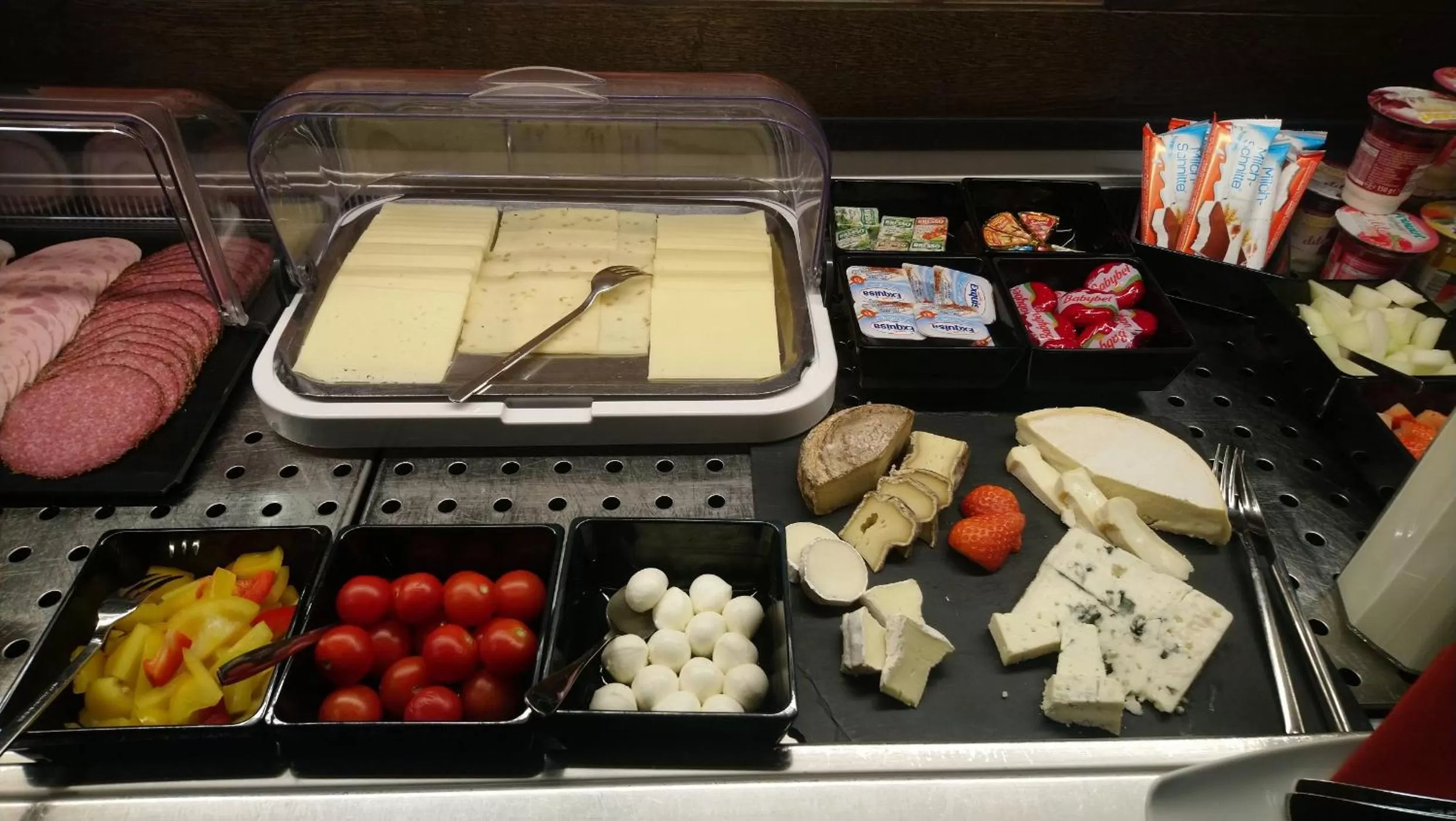 Buffet breakfast in Hotel Ochsen