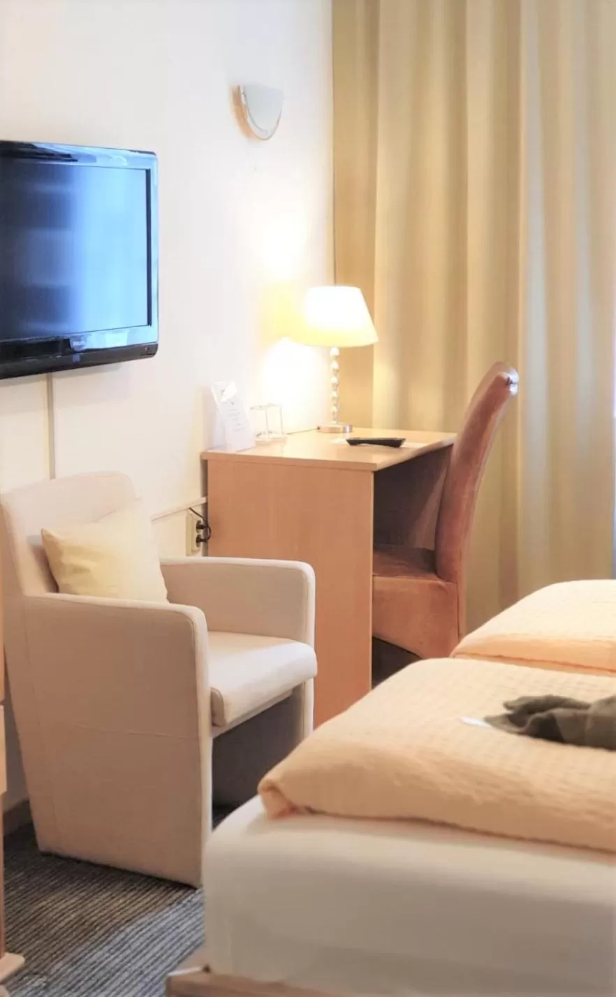 TV and multimedia, Bed in Hotel Antoni